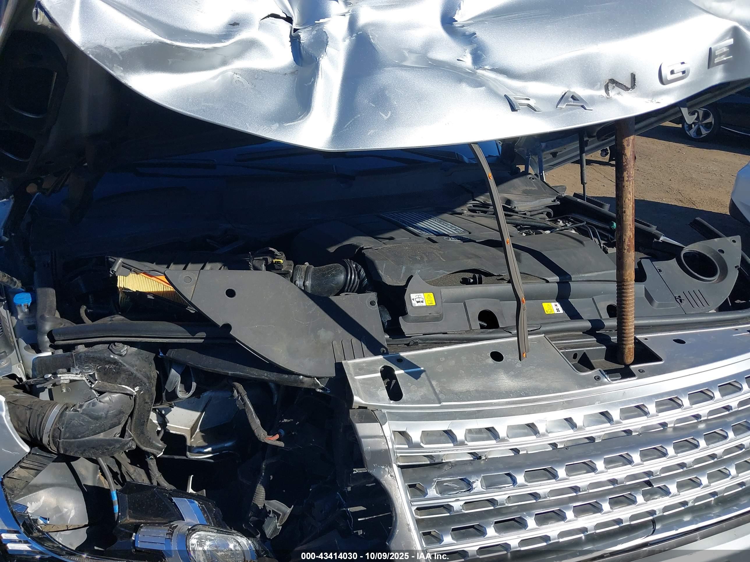 LAND ROVER image 10