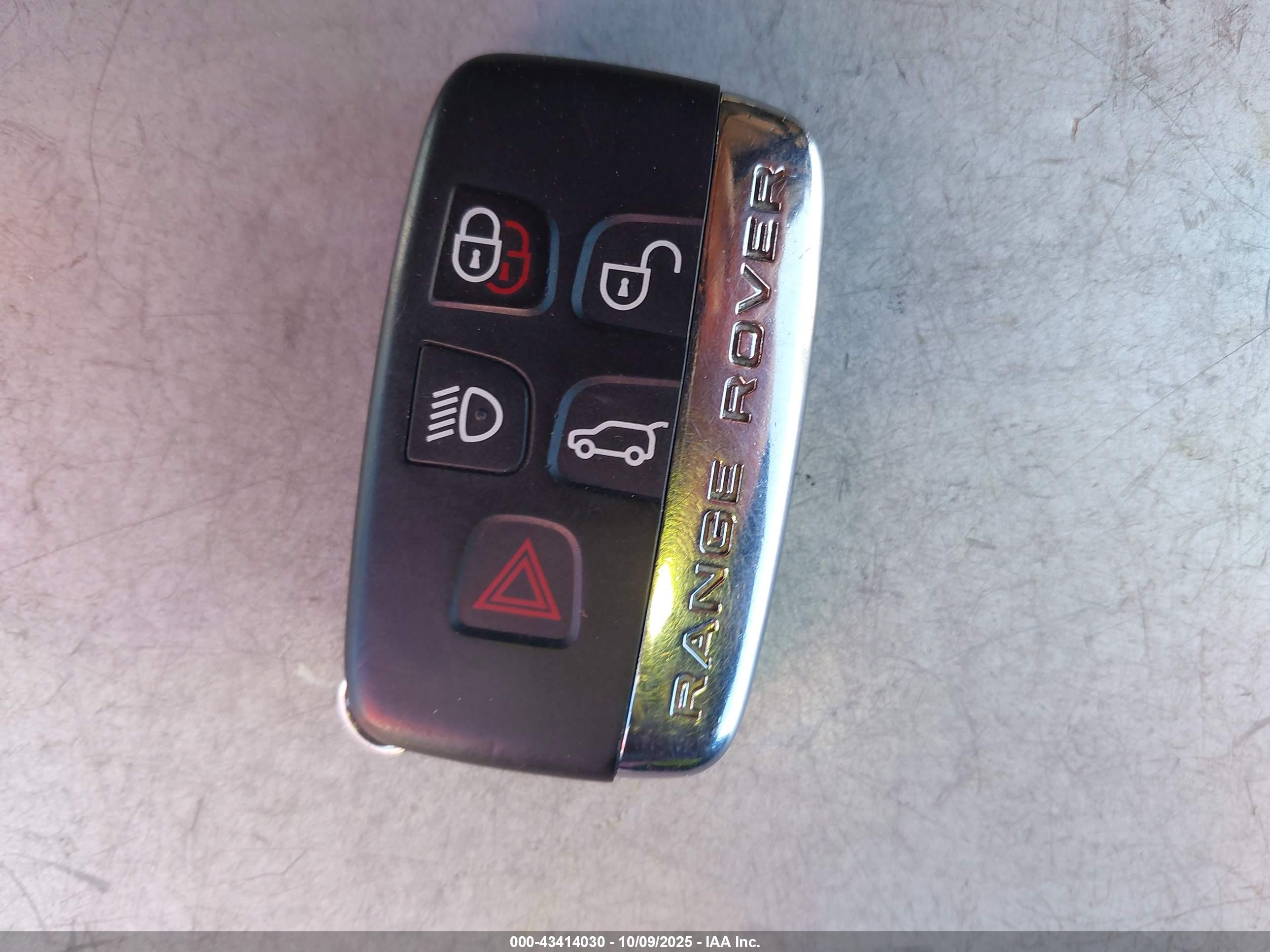 LAND ROVER image 11