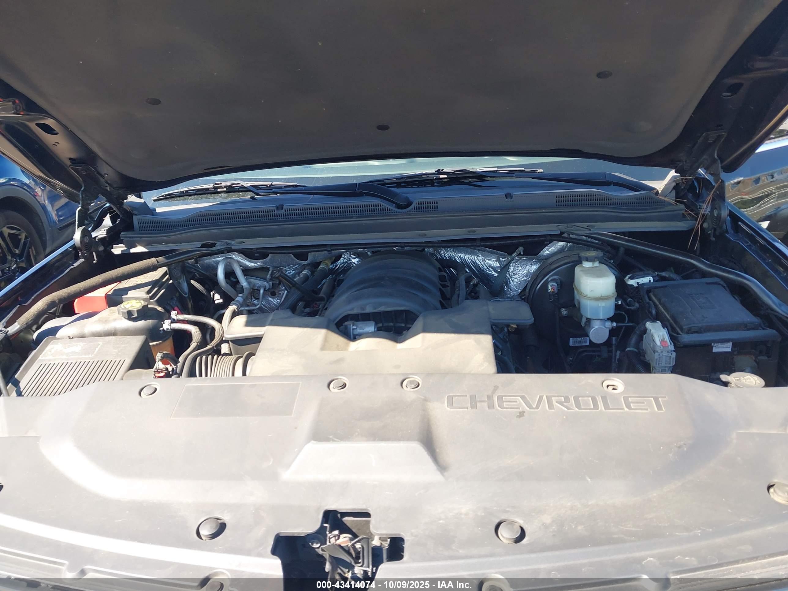 CHEVROLET TAHOE image 10