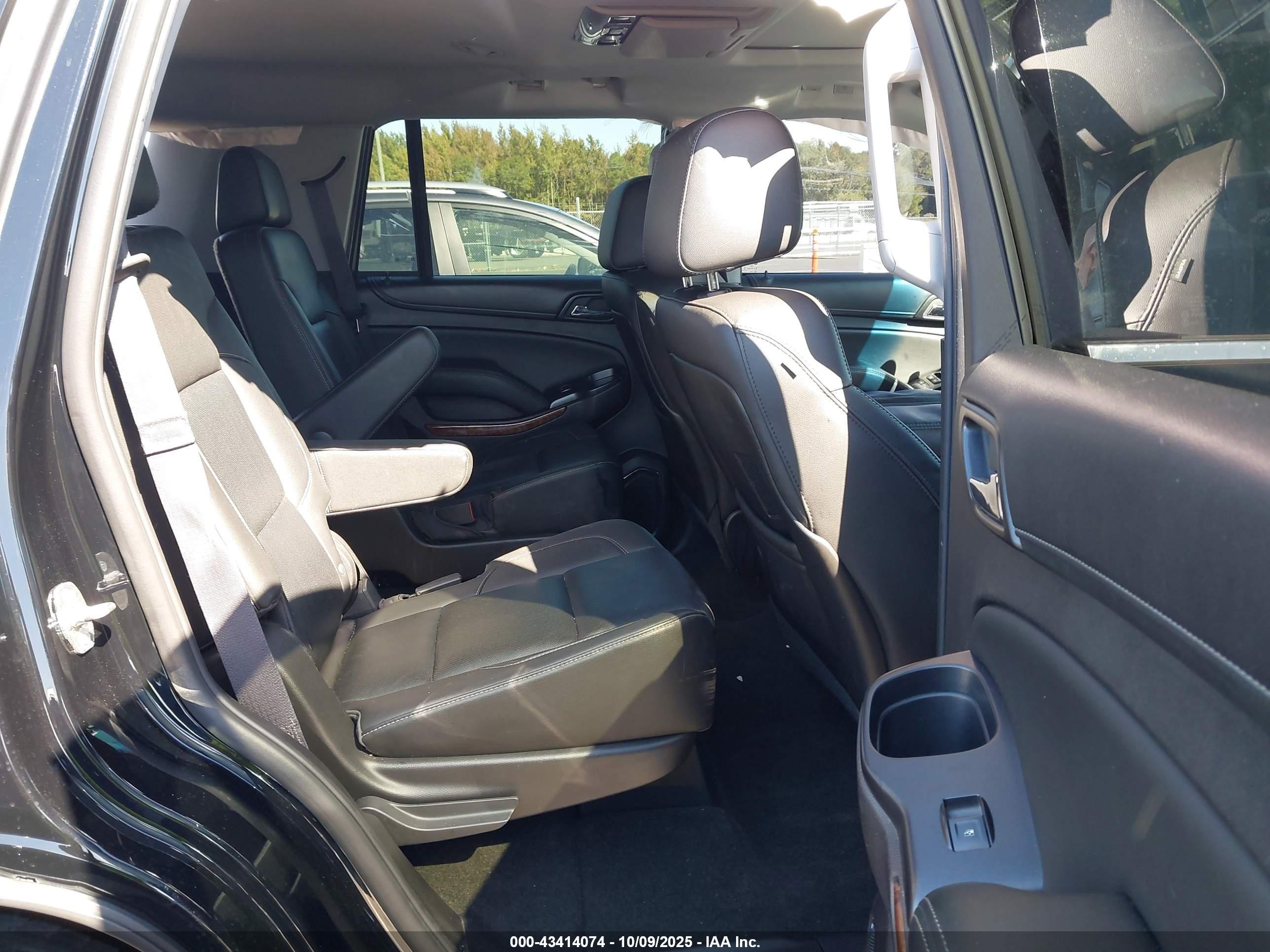 CHEVROLET TAHOE image 8