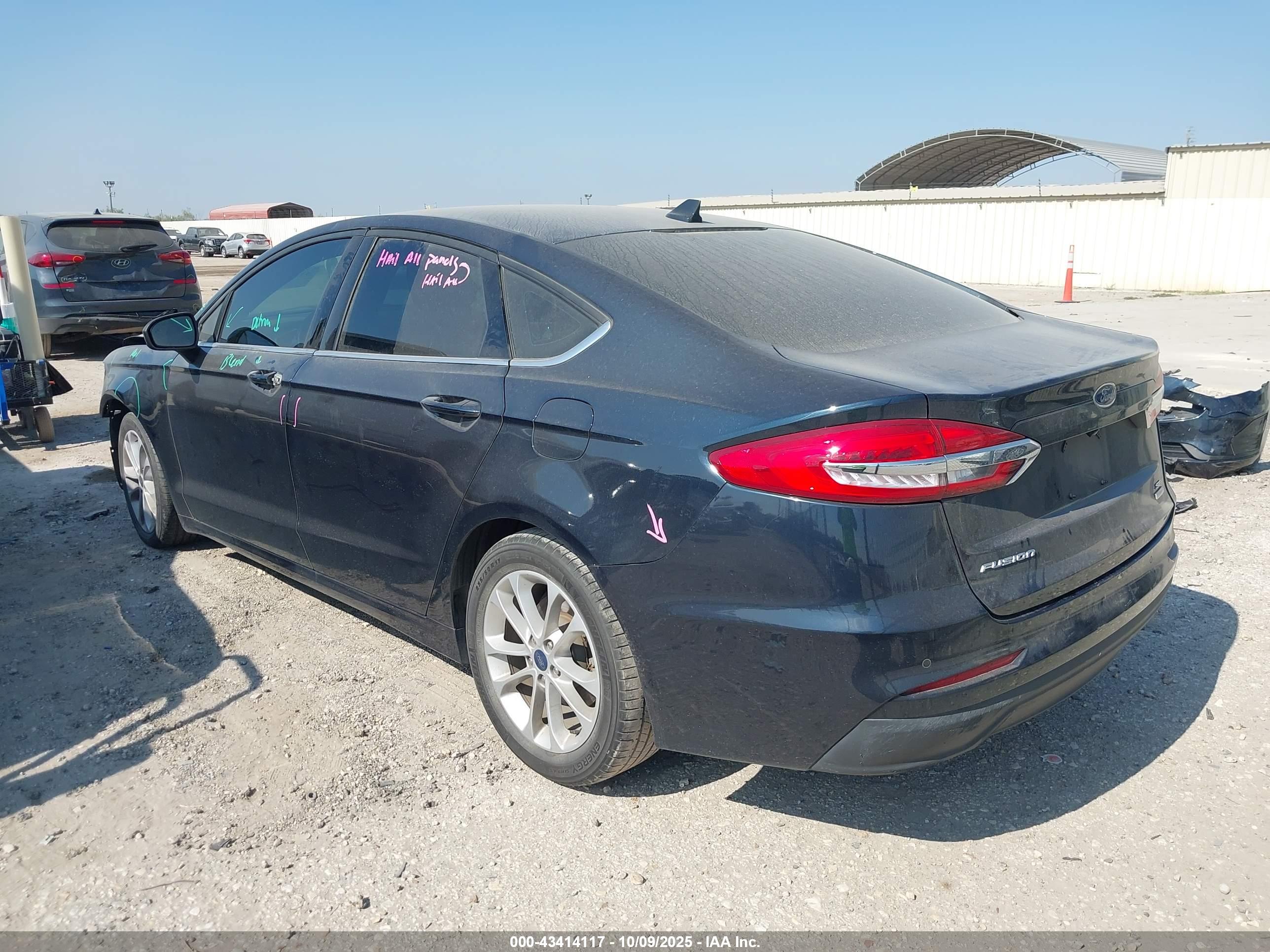 FORD FUSION image 3