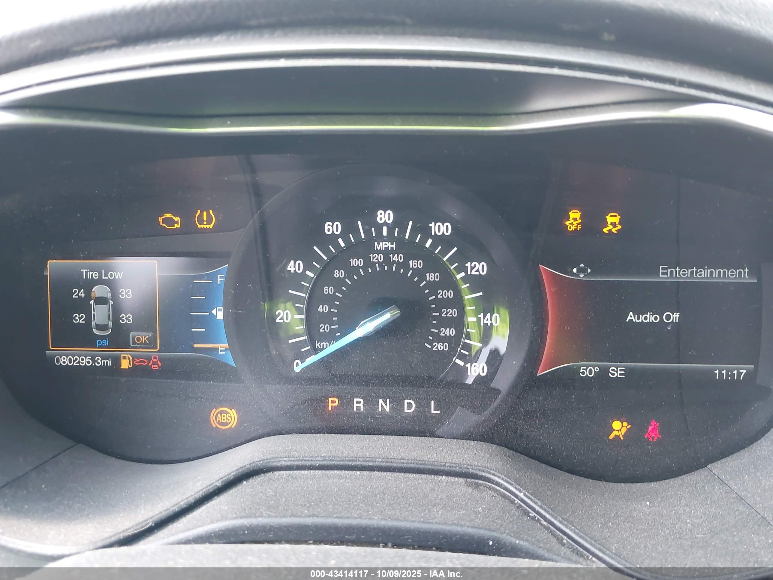 FORD FUSION image 7