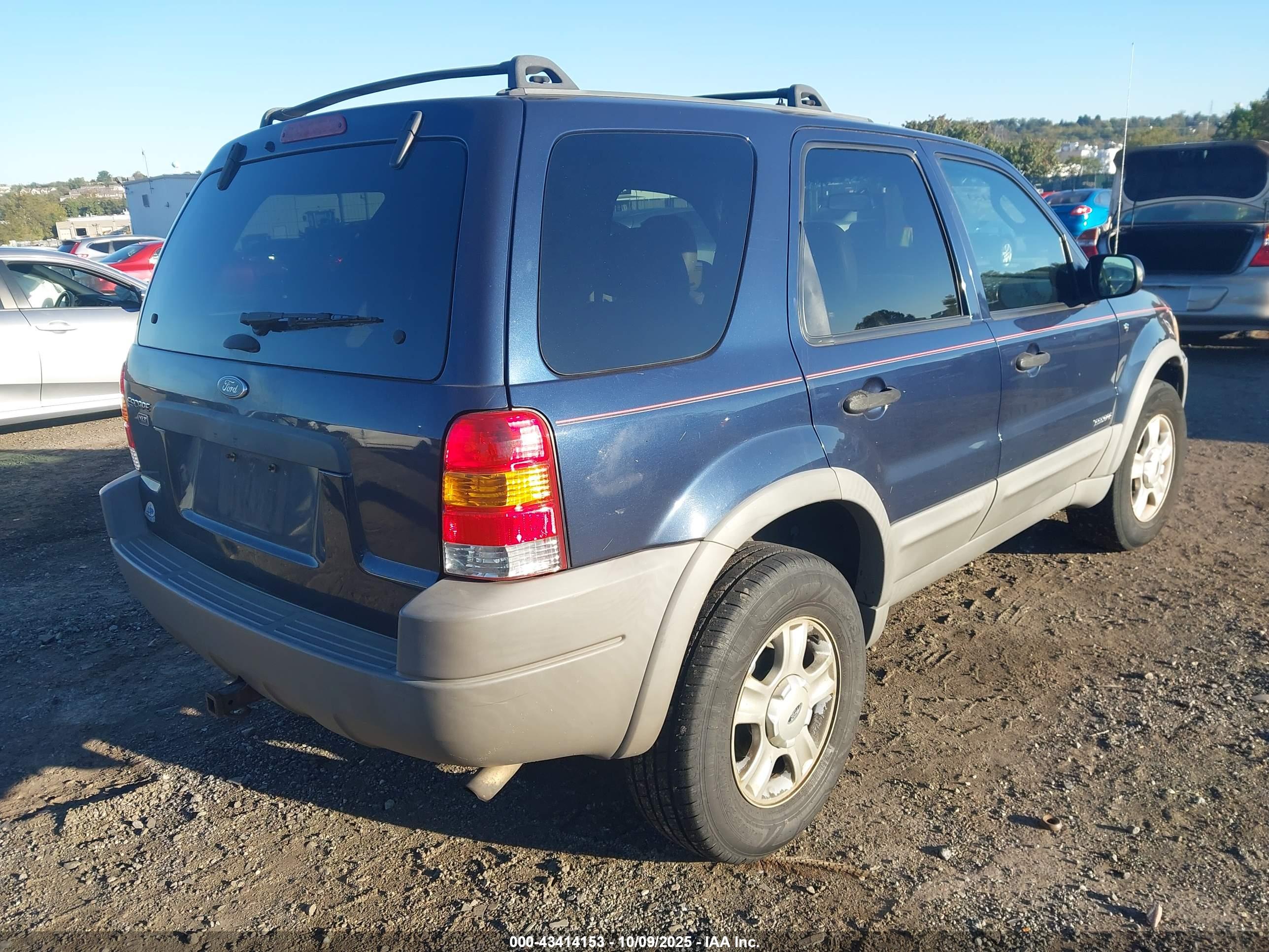 FORD ESCAPE image 4