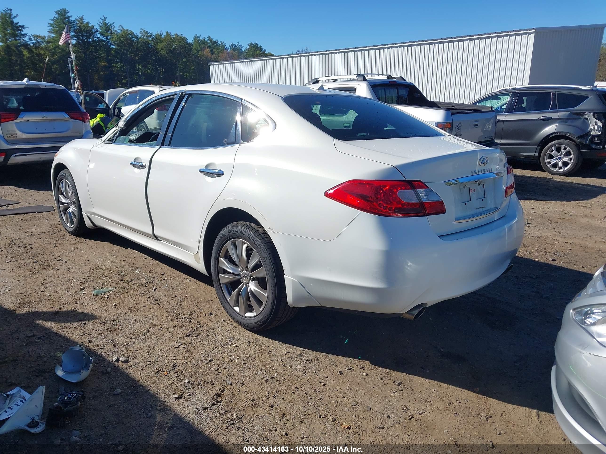 INFINITI M37X image 3