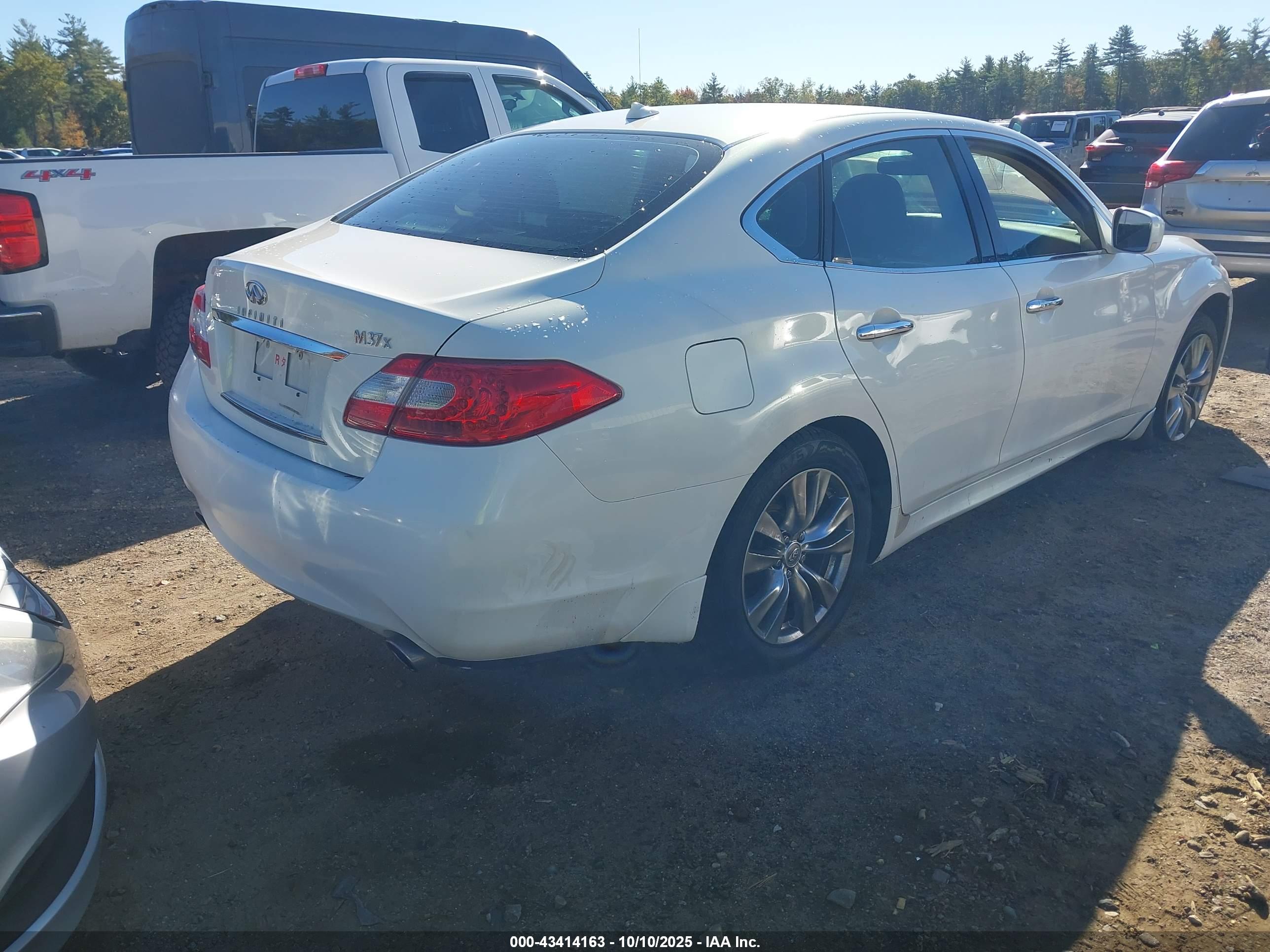 INFINITI M37X image 4