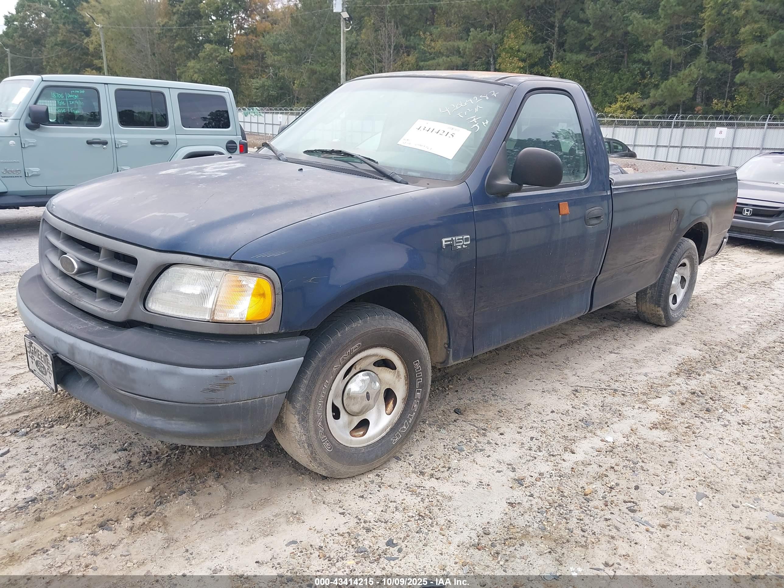 FORD F-150 image 2