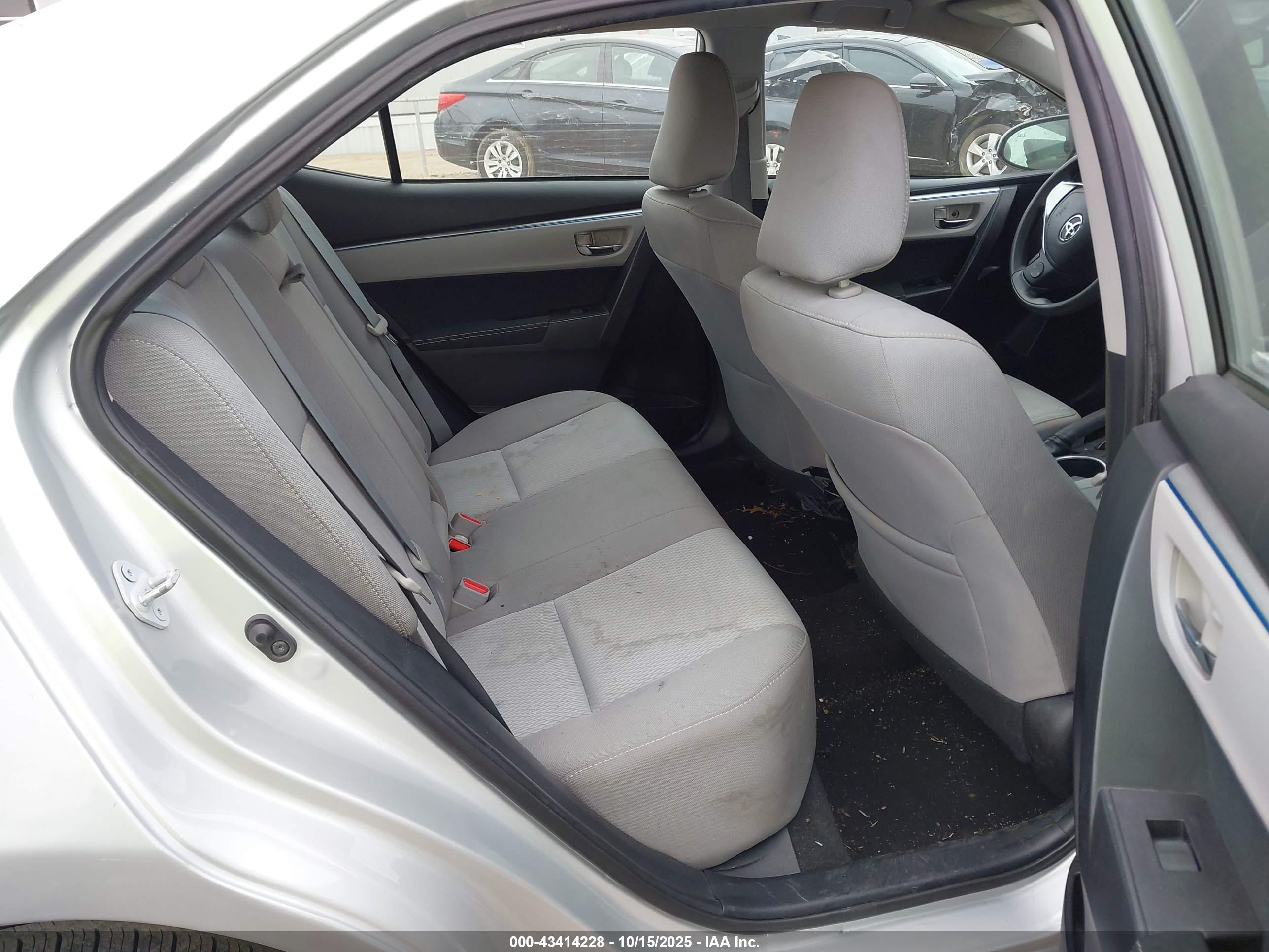 TOYOTA COROLLA image 8