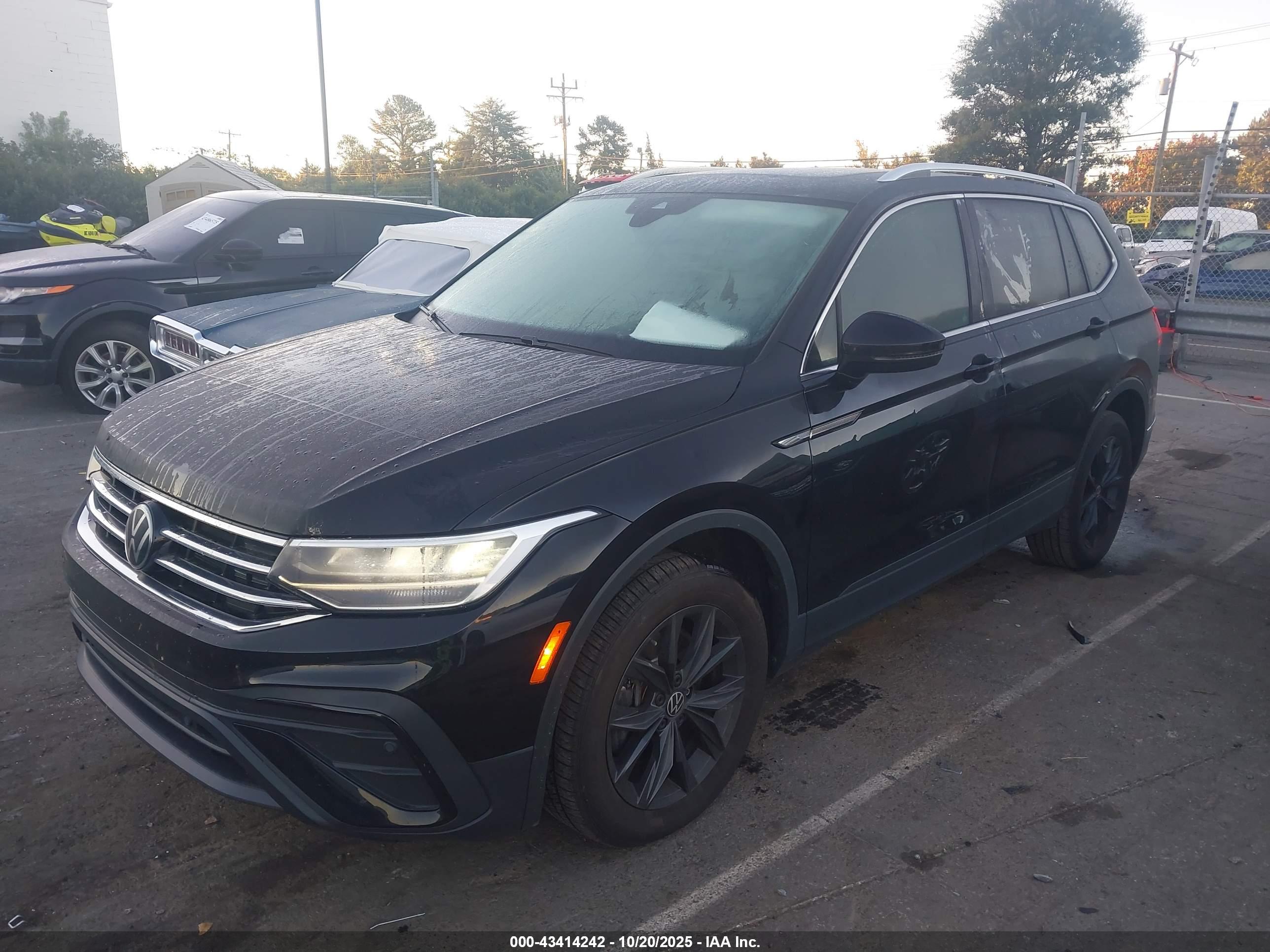 VOLKSWAGEN TIGUAN image 2