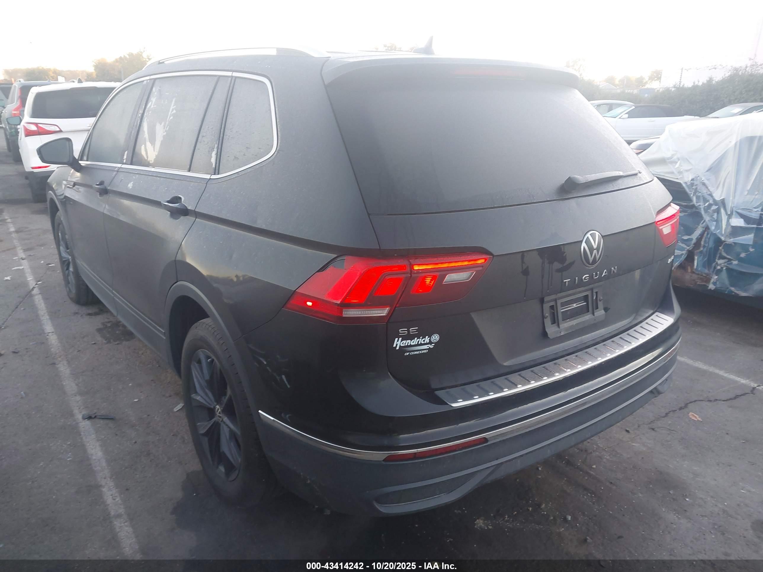 VOLKSWAGEN TIGUAN image 3