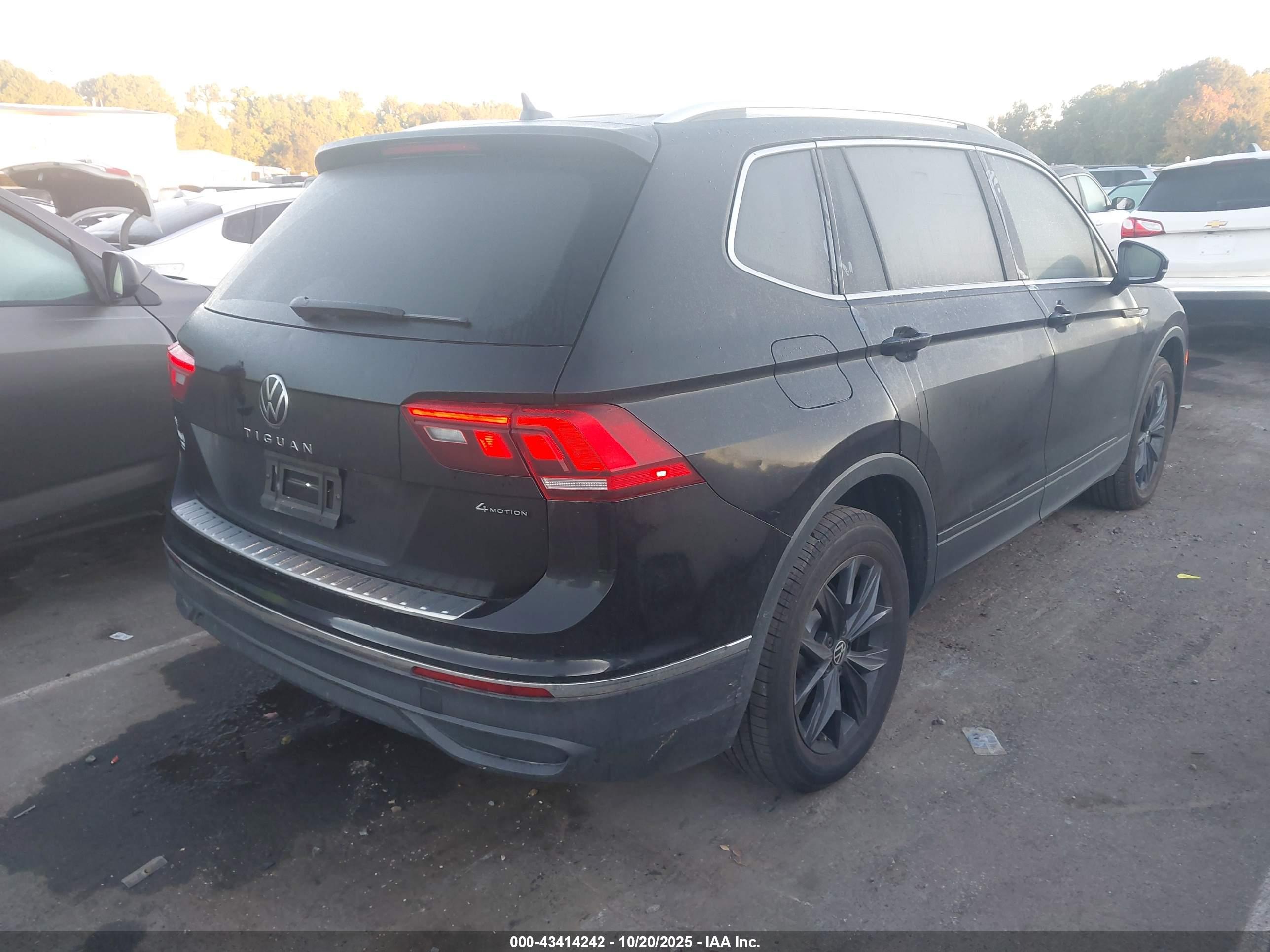VOLKSWAGEN TIGUAN image 4