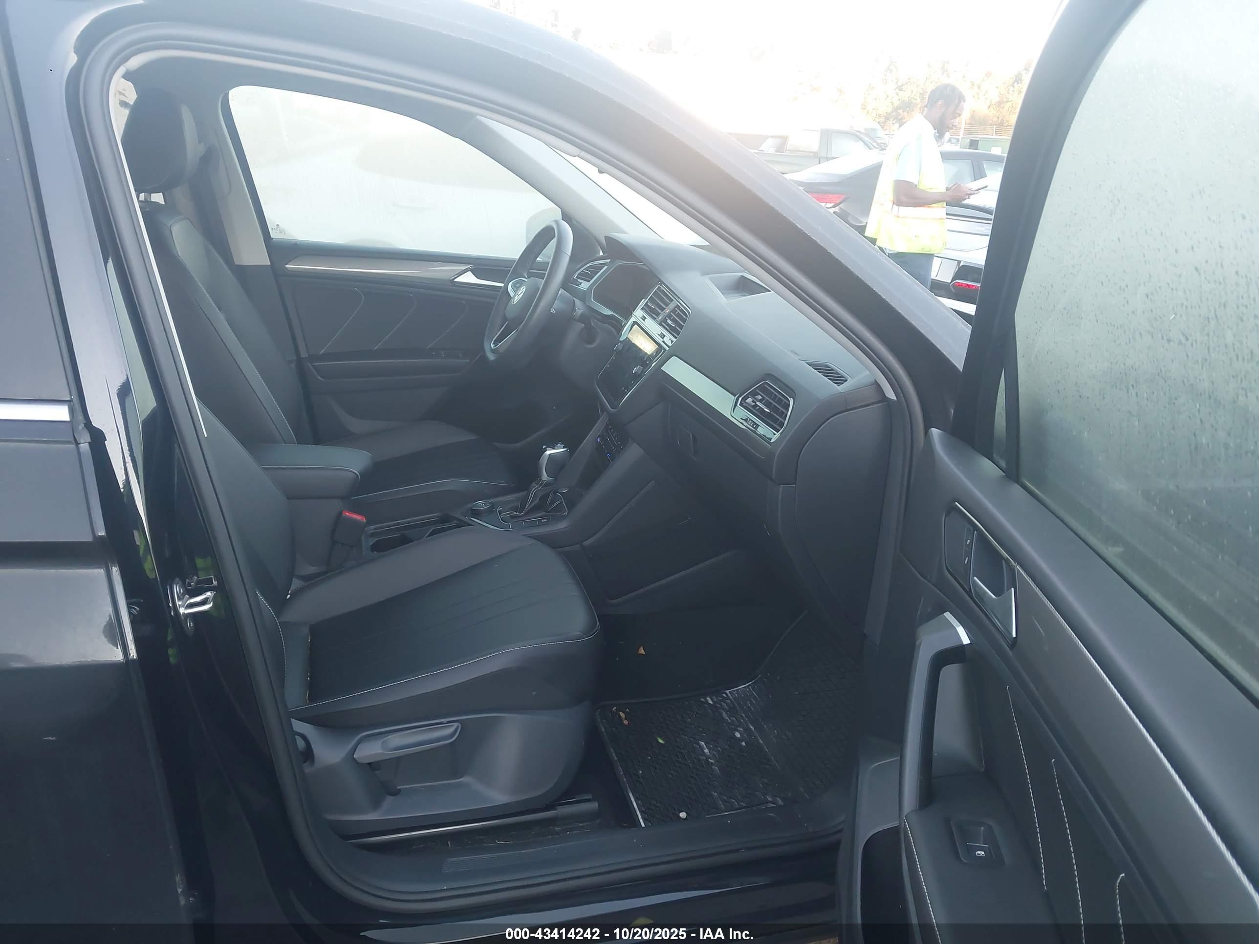 VOLKSWAGEN TIGUAN image 5