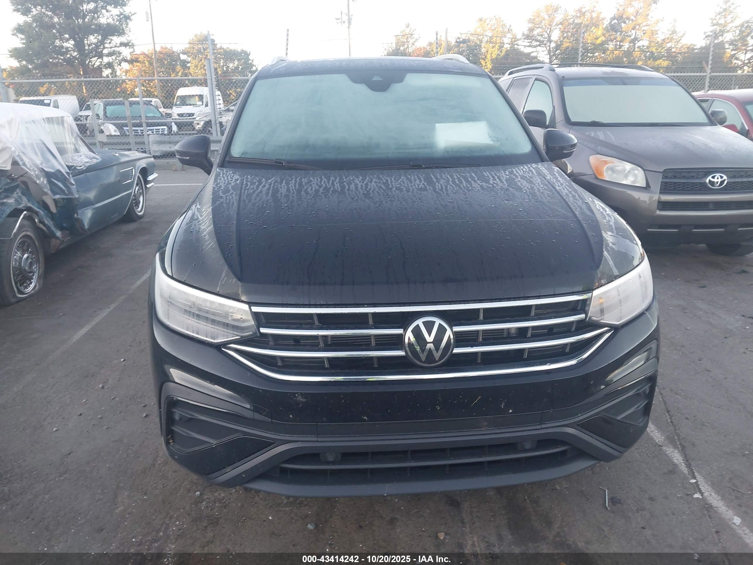 VOLKSWAGEN TIGUAN image 6