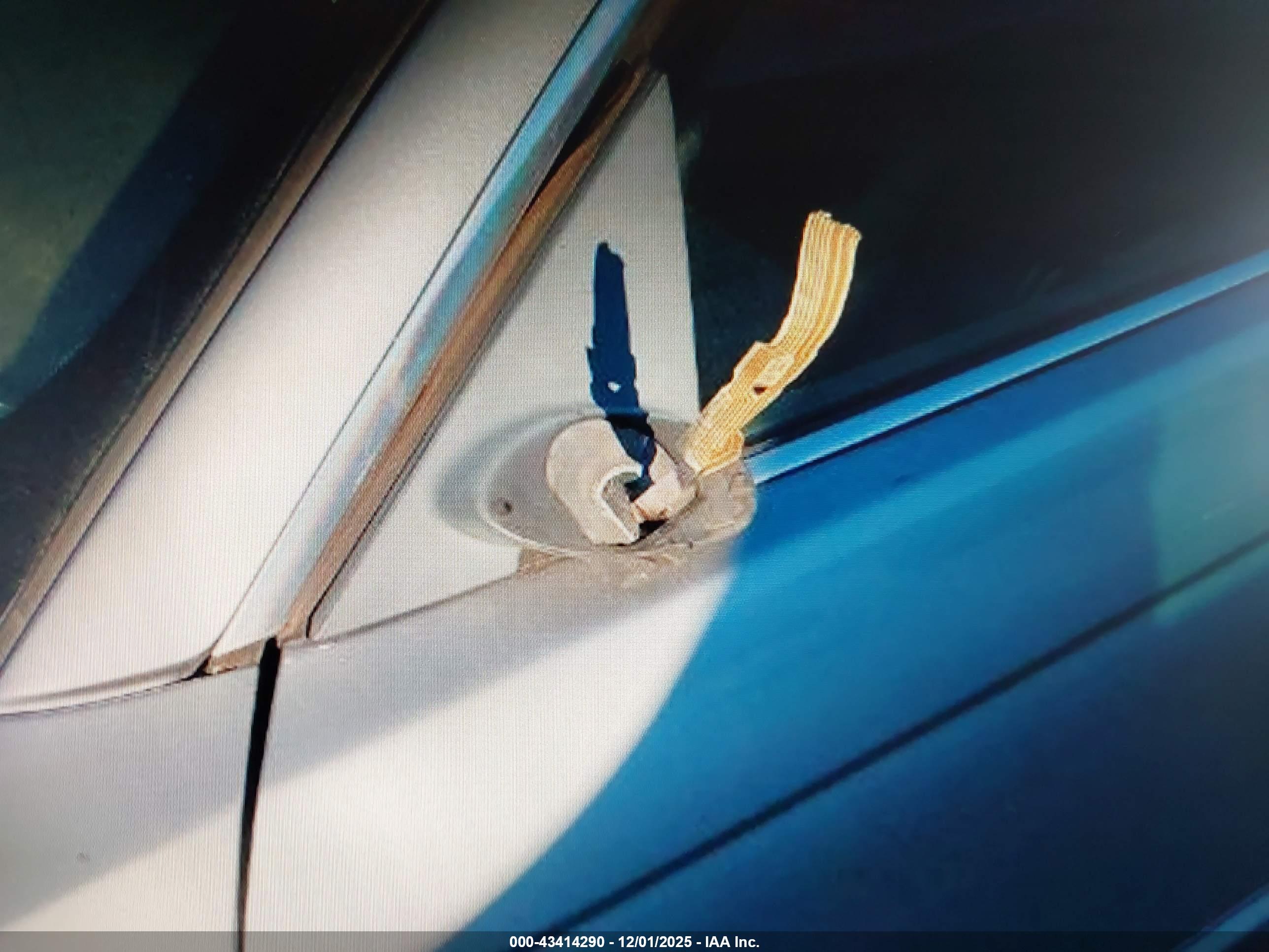 BMW 330CI image 6