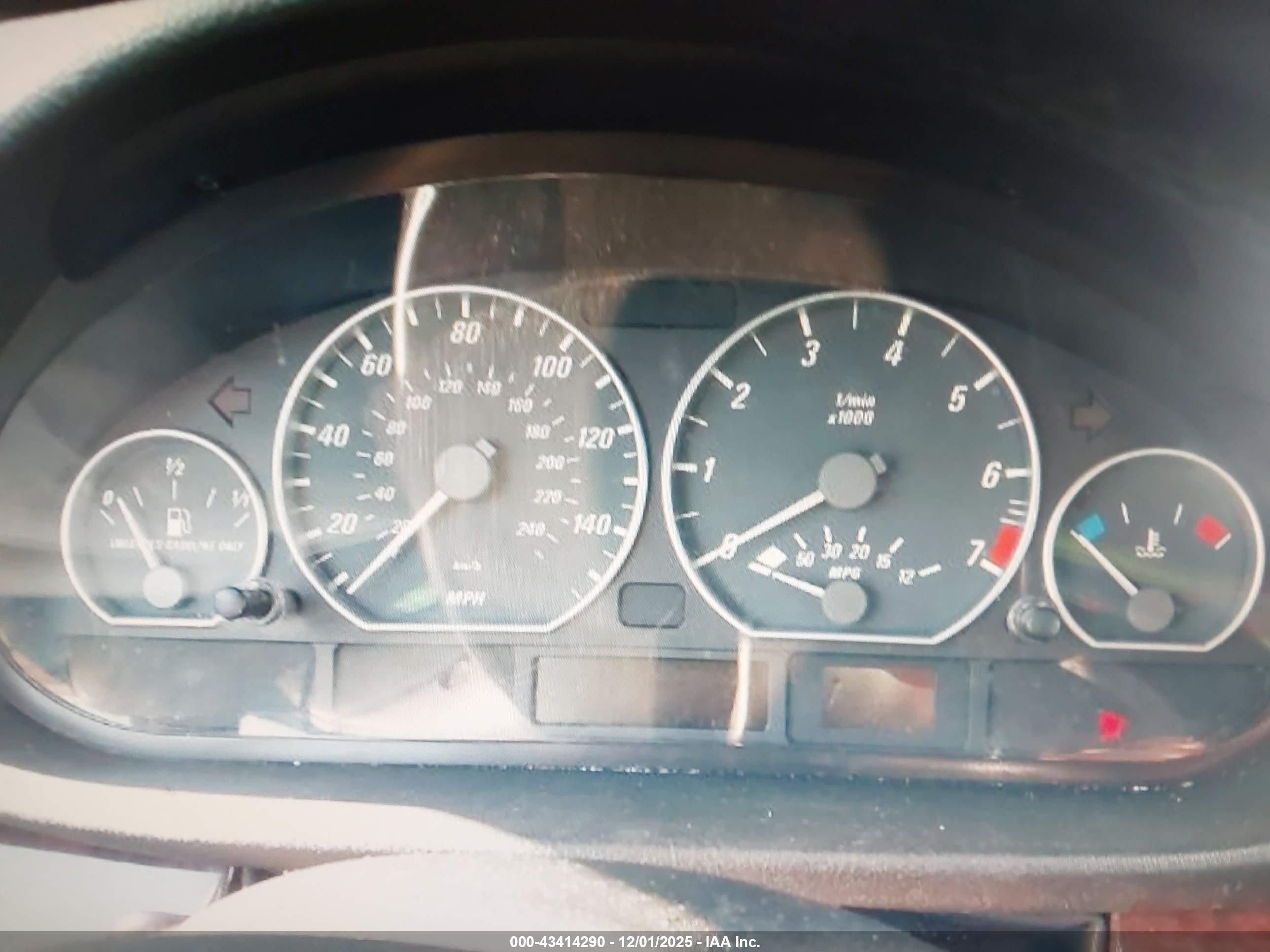 BMW 330CI image 7