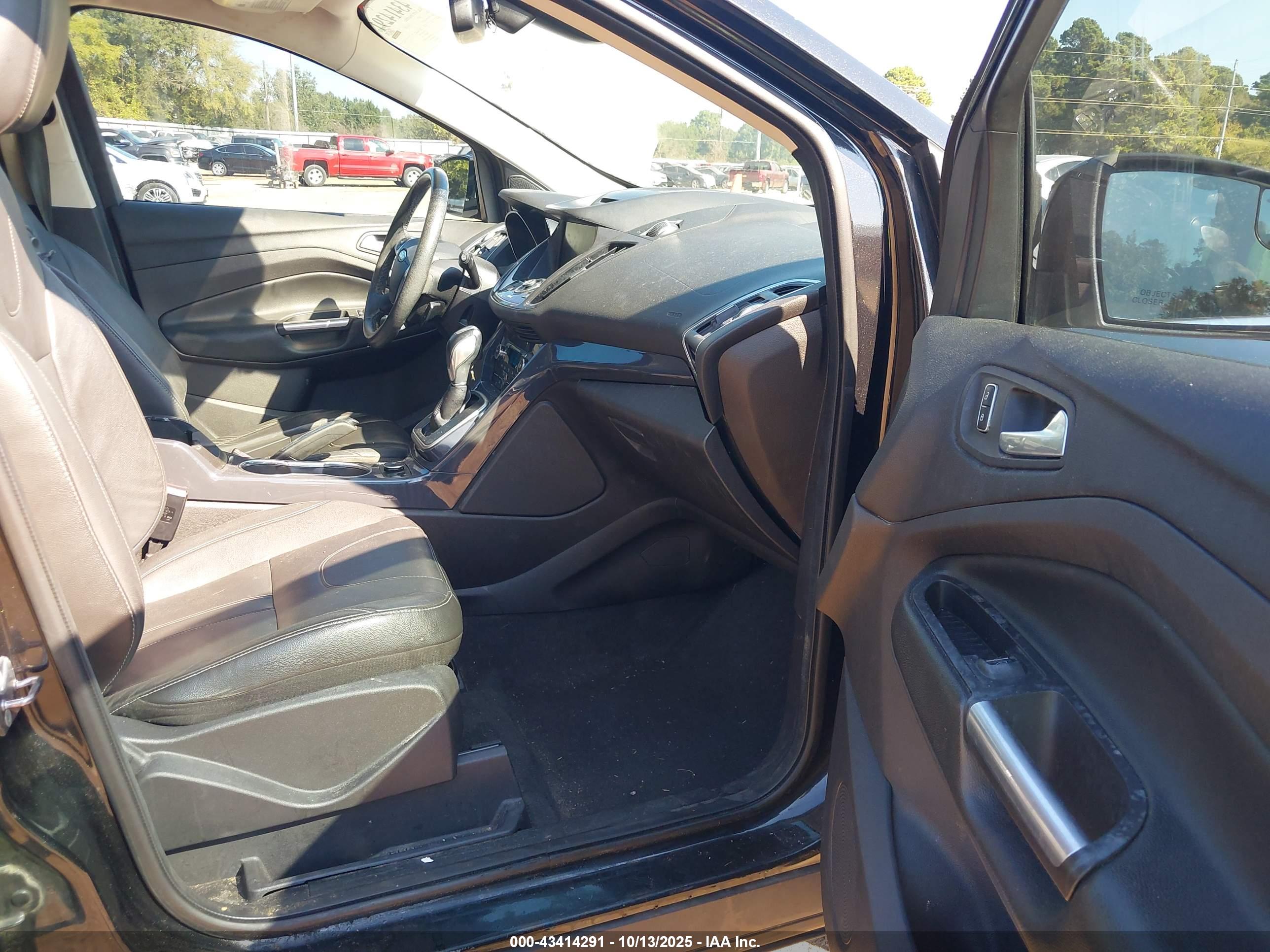 FORD ESCAPE image 5