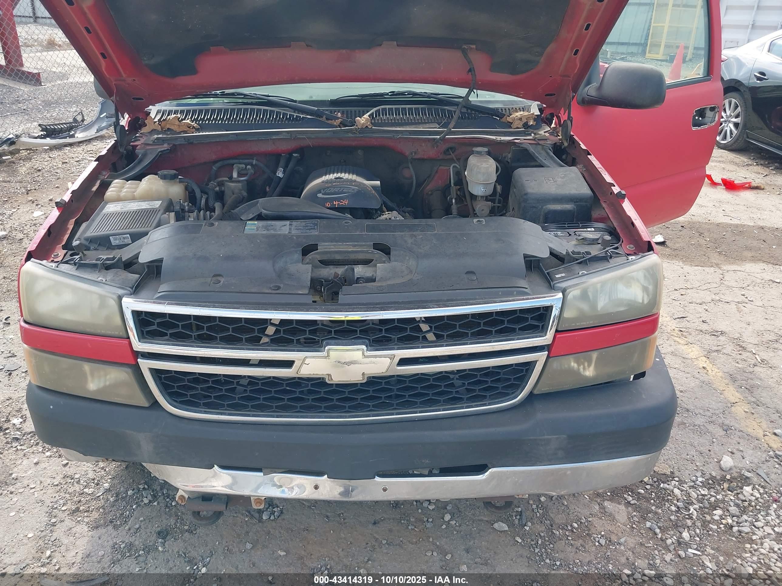 CHEVROLET SILVERADO image 10