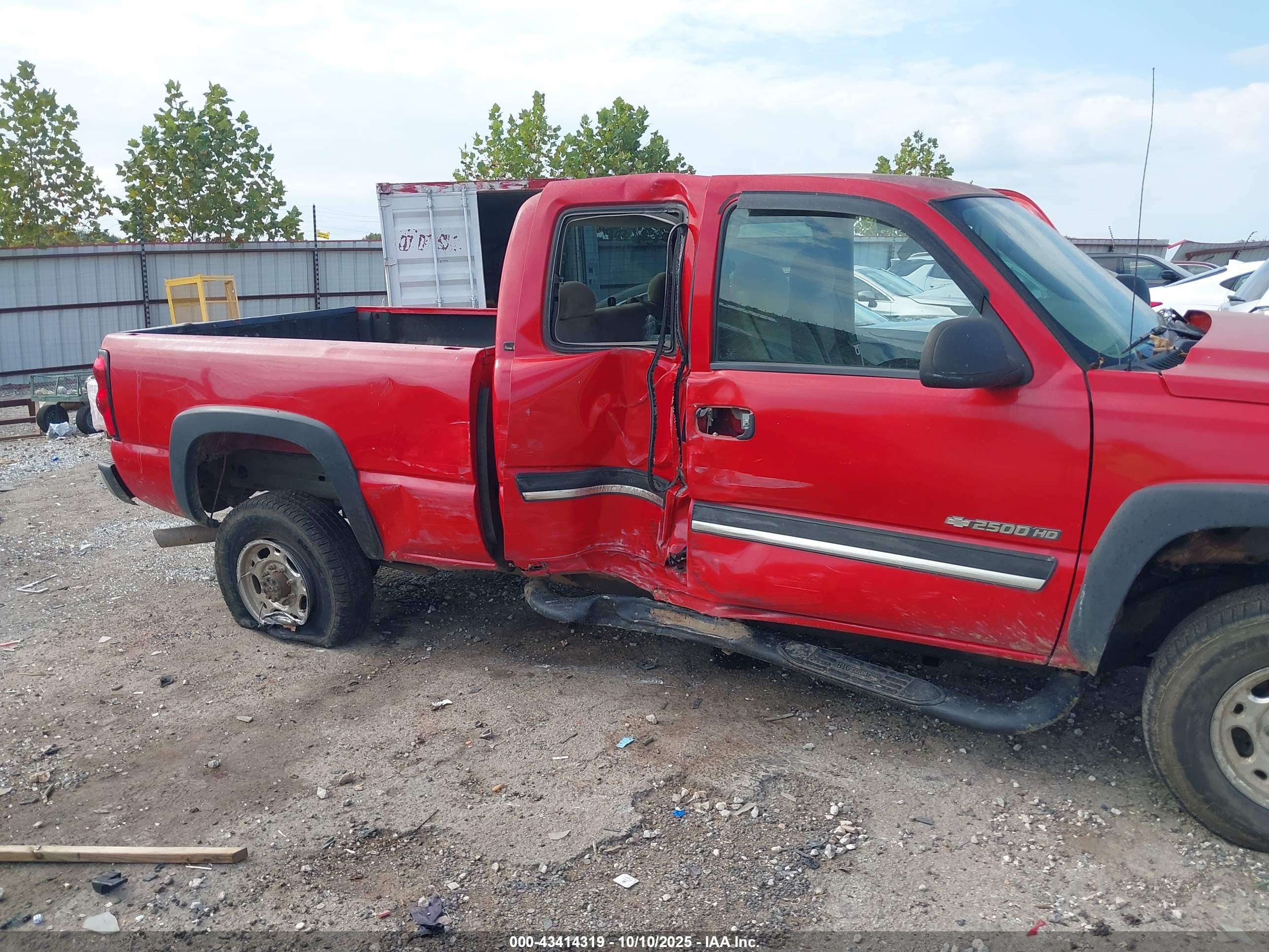 CHEVROLET SILVERADO image 6