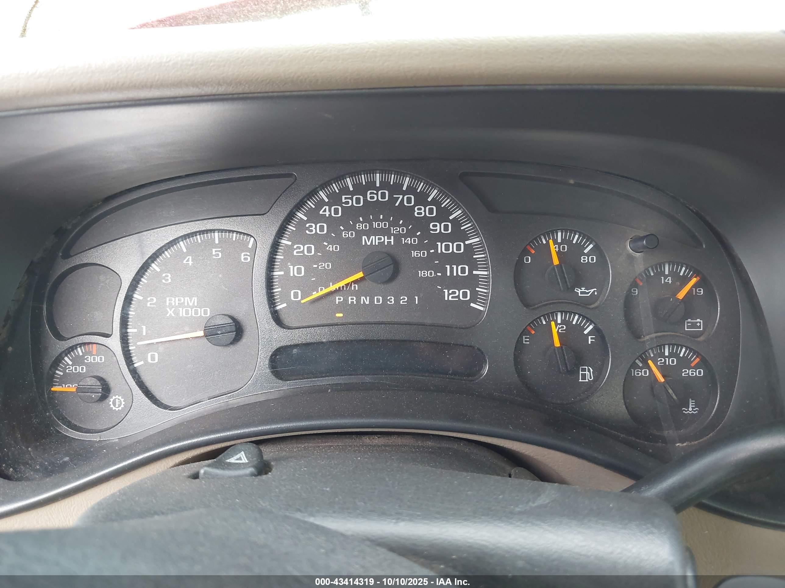 CHEVROLET SILVERADO image 7