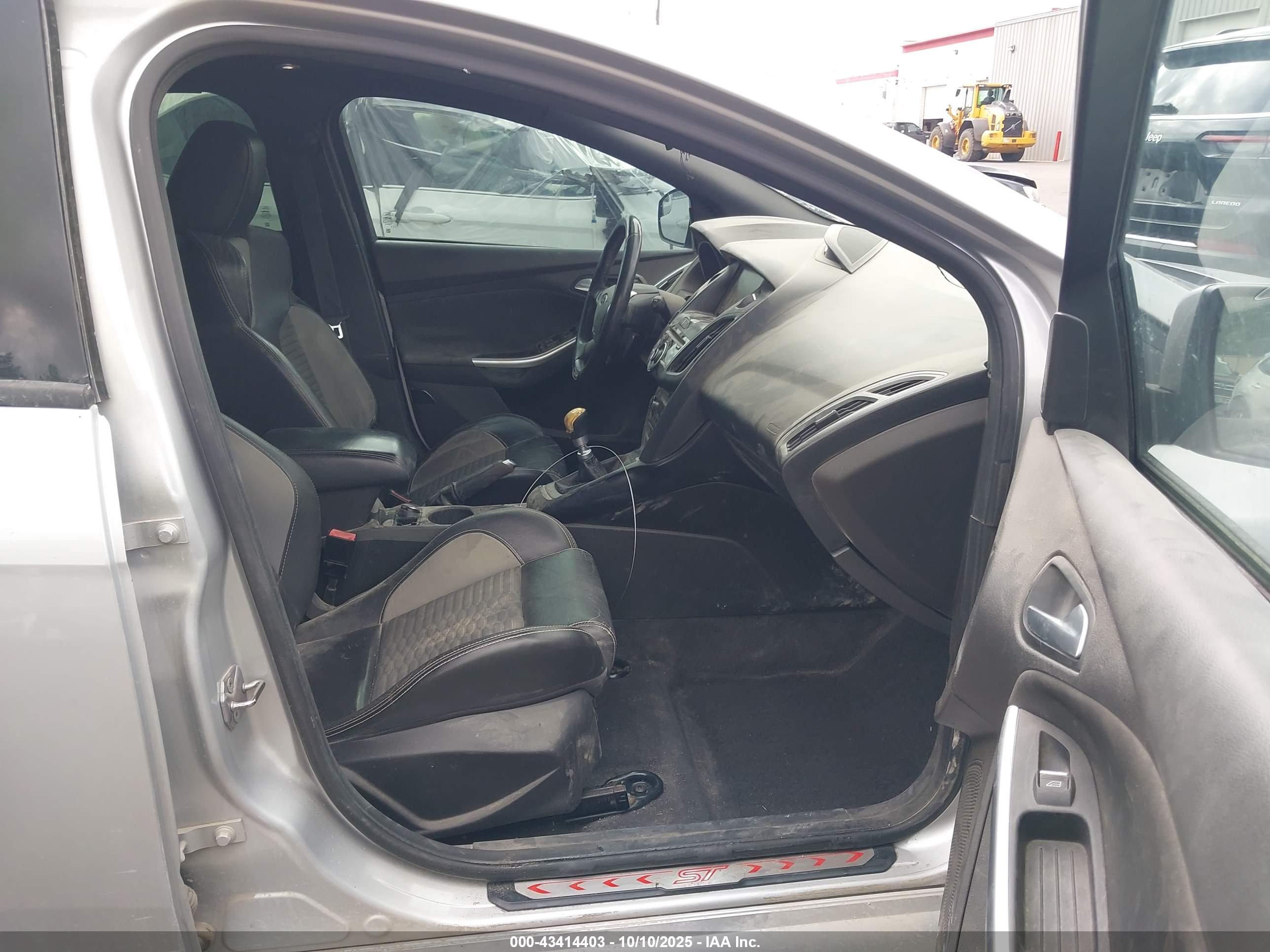 FORD FOCUS image 5