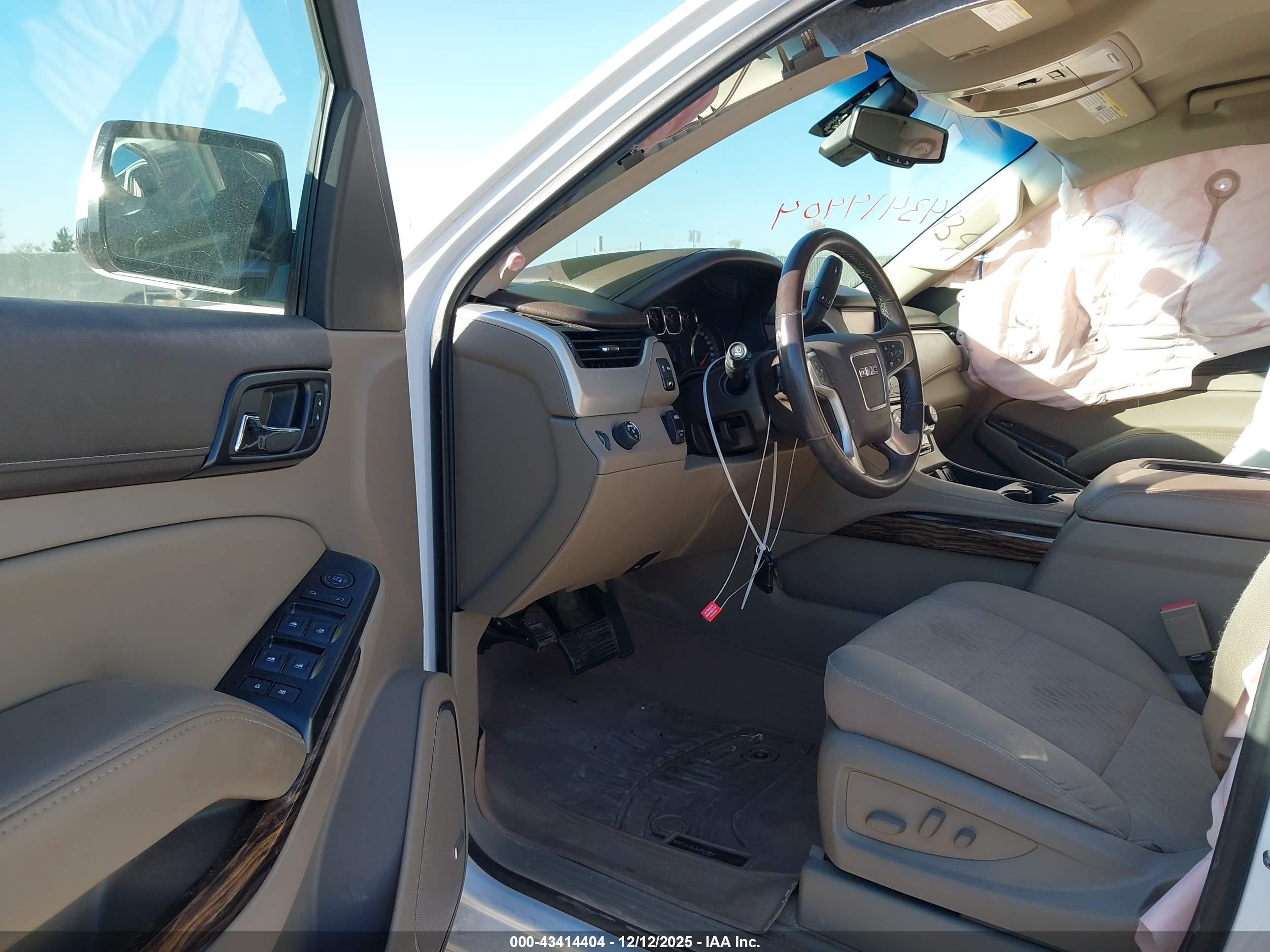 GMC YUKON image 5