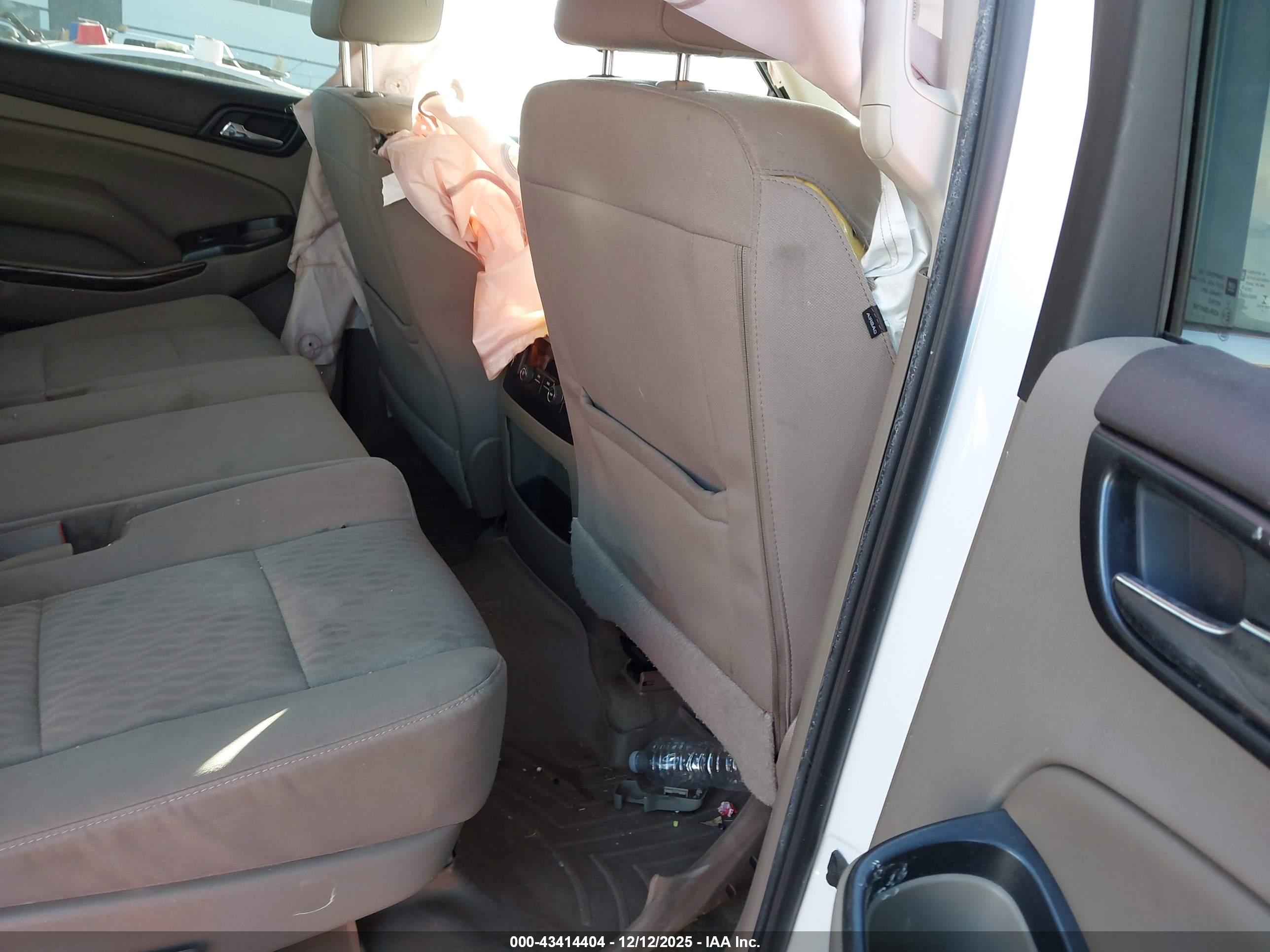 GMC YUKON image 8