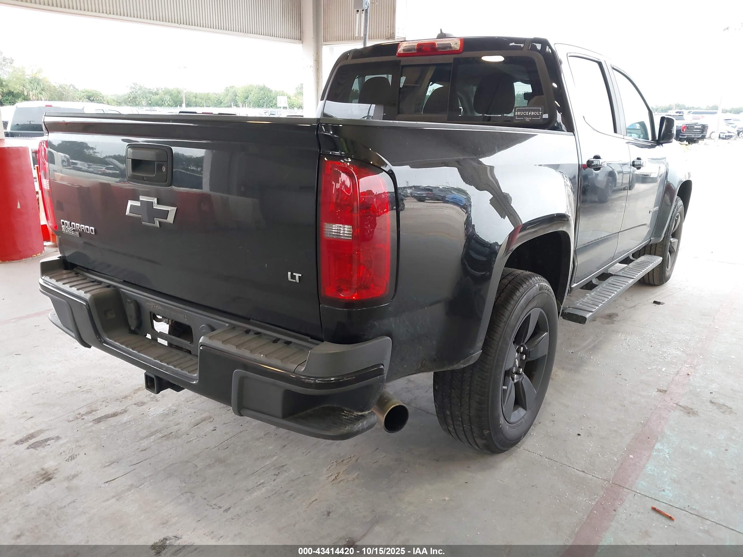 CHEVROLET COLORADO image 4