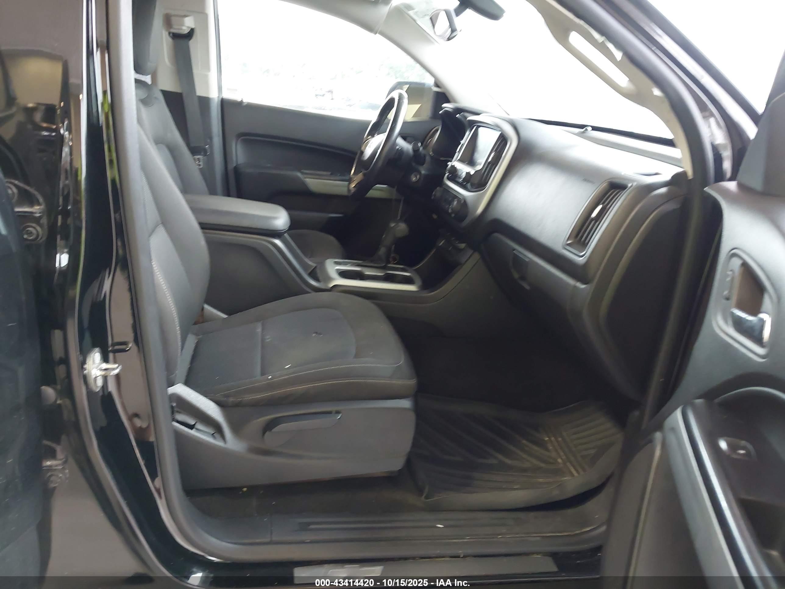 CHEVROLET COLORADO image 5