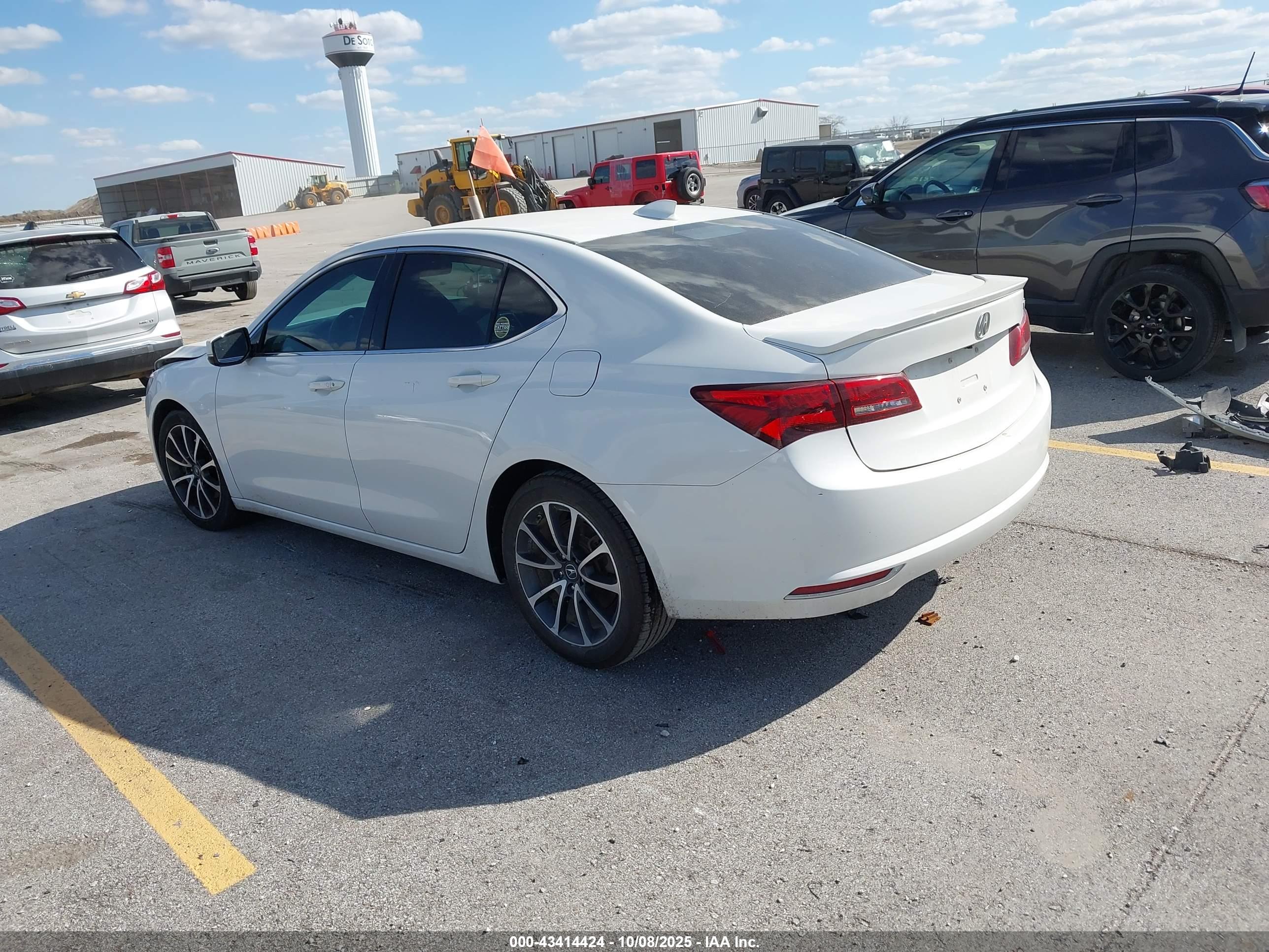 ACURA TLX image 3
