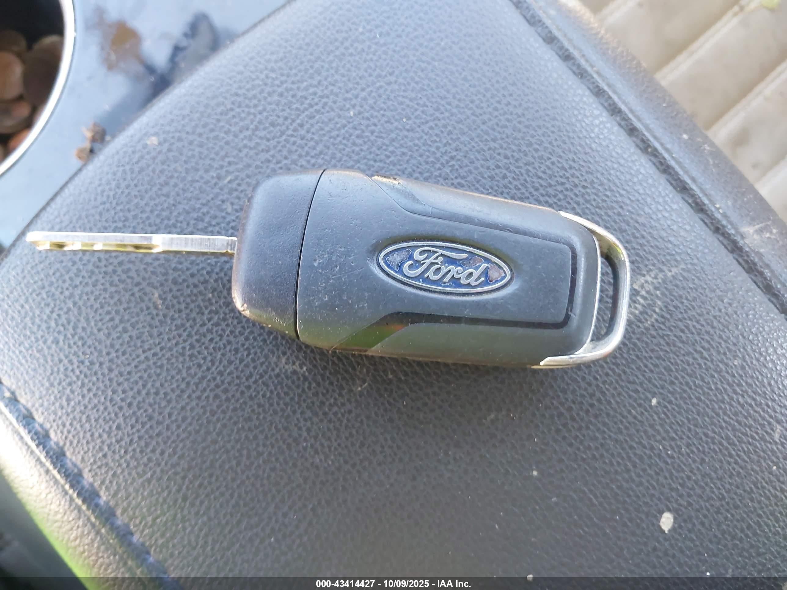 FORD FUSION image 11
