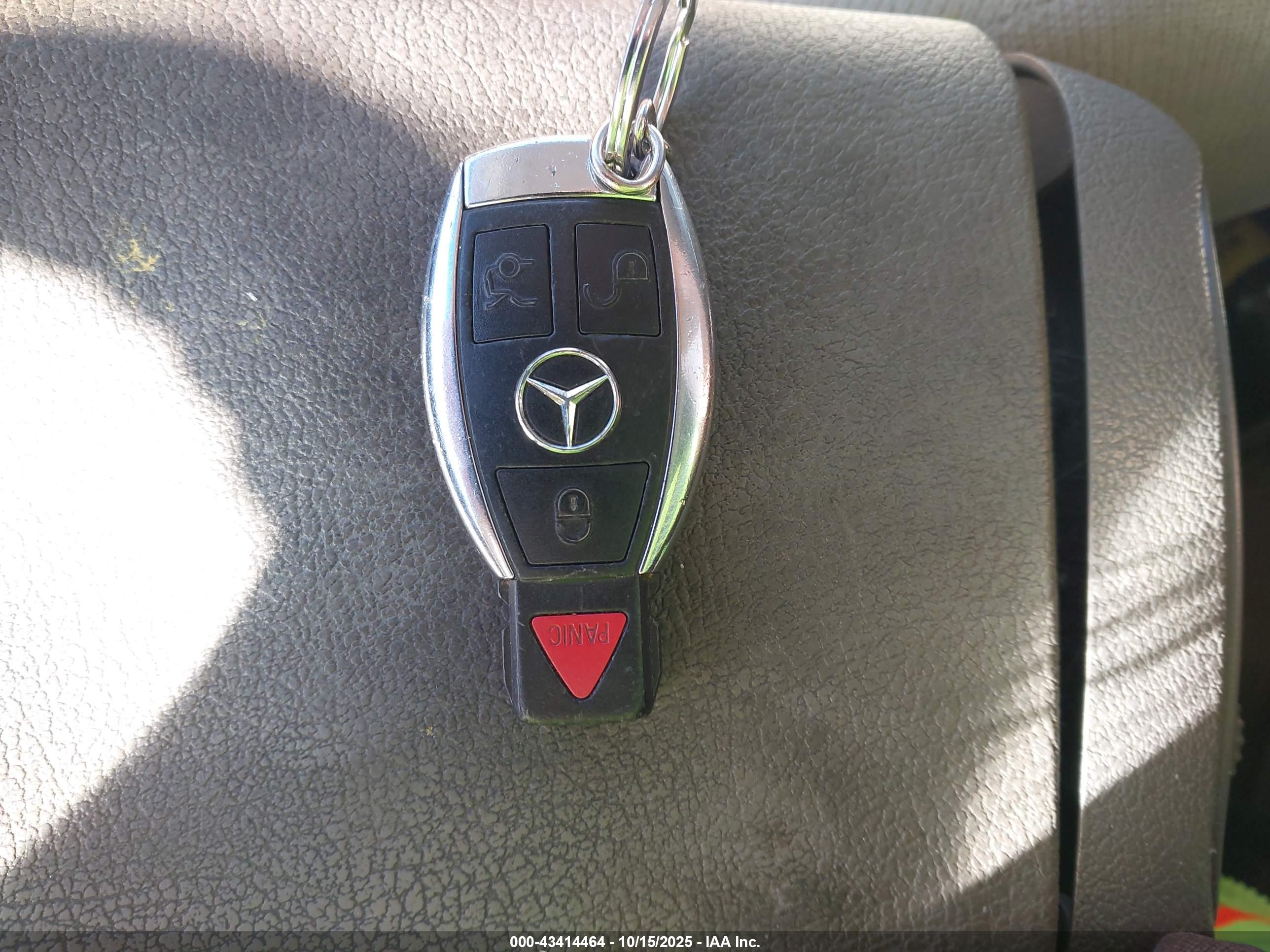 MERCEDES-BENZ E image 11