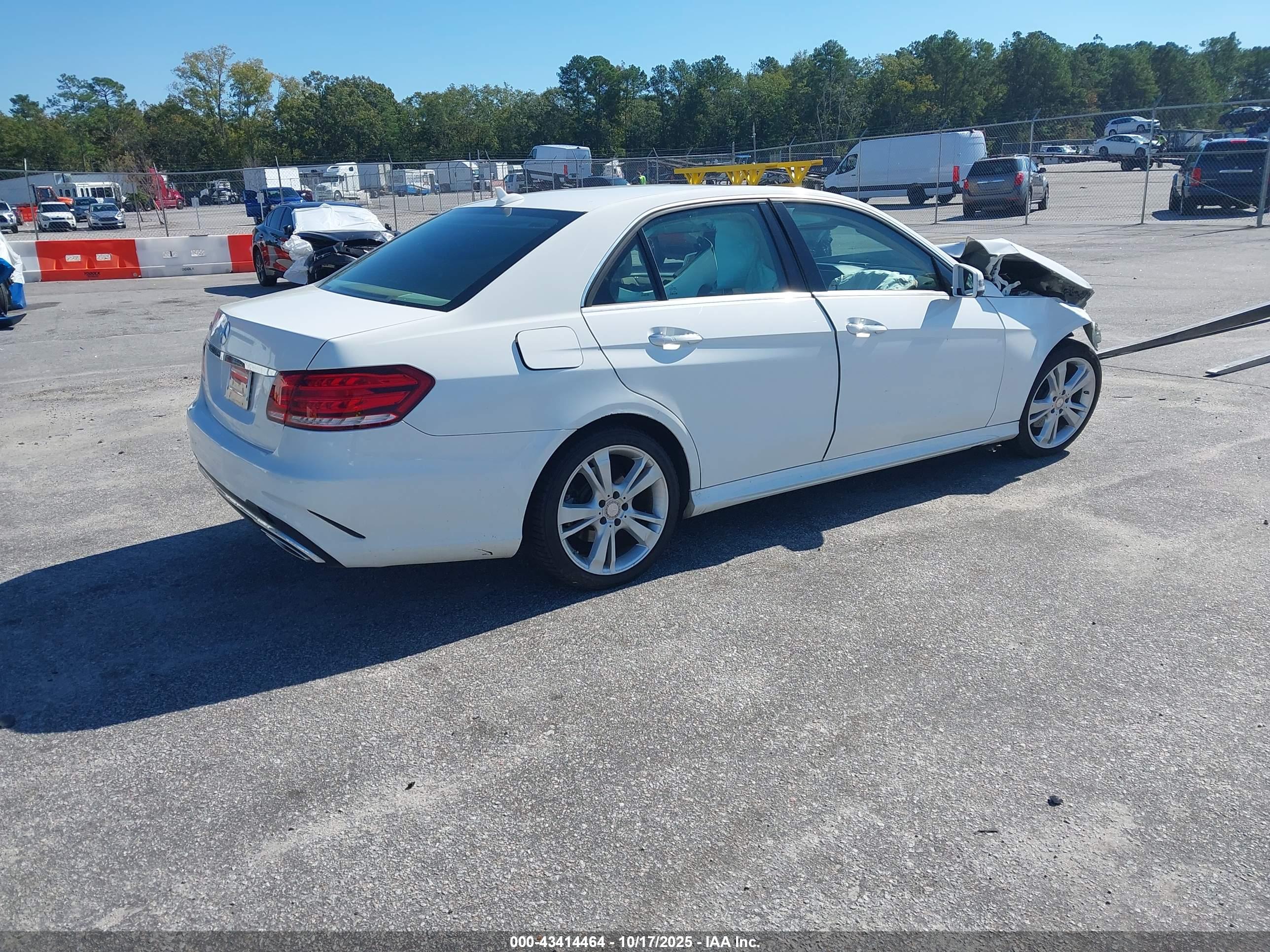 MERCEDES-BENZ E image 4
