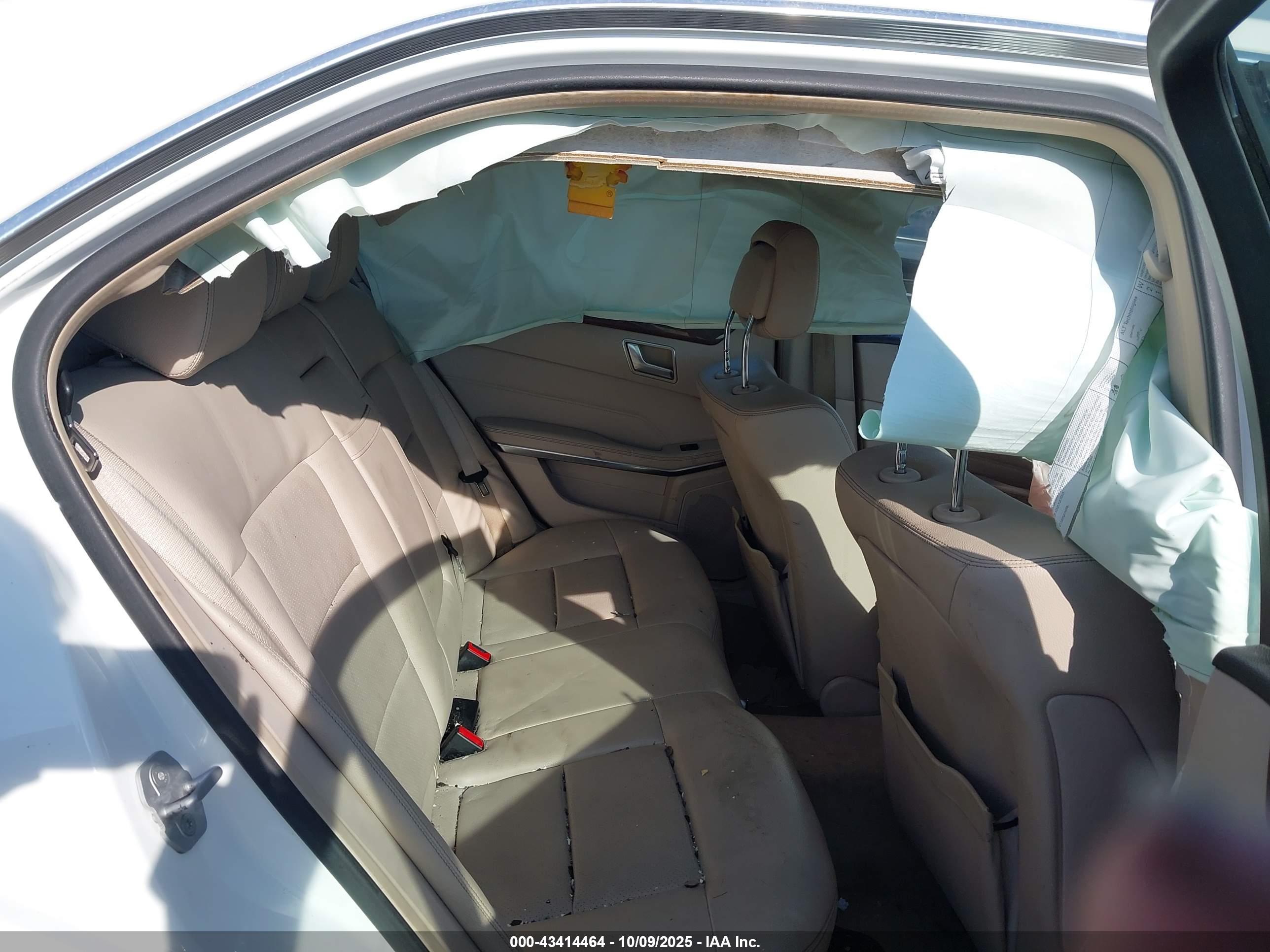 MERCEDES-BENZ E image 8