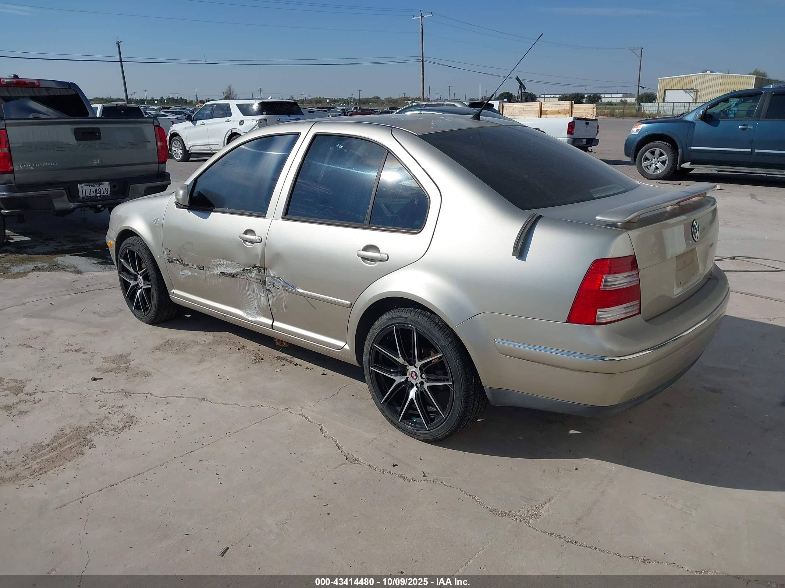 VOLKSWAGEN JETTA image 3