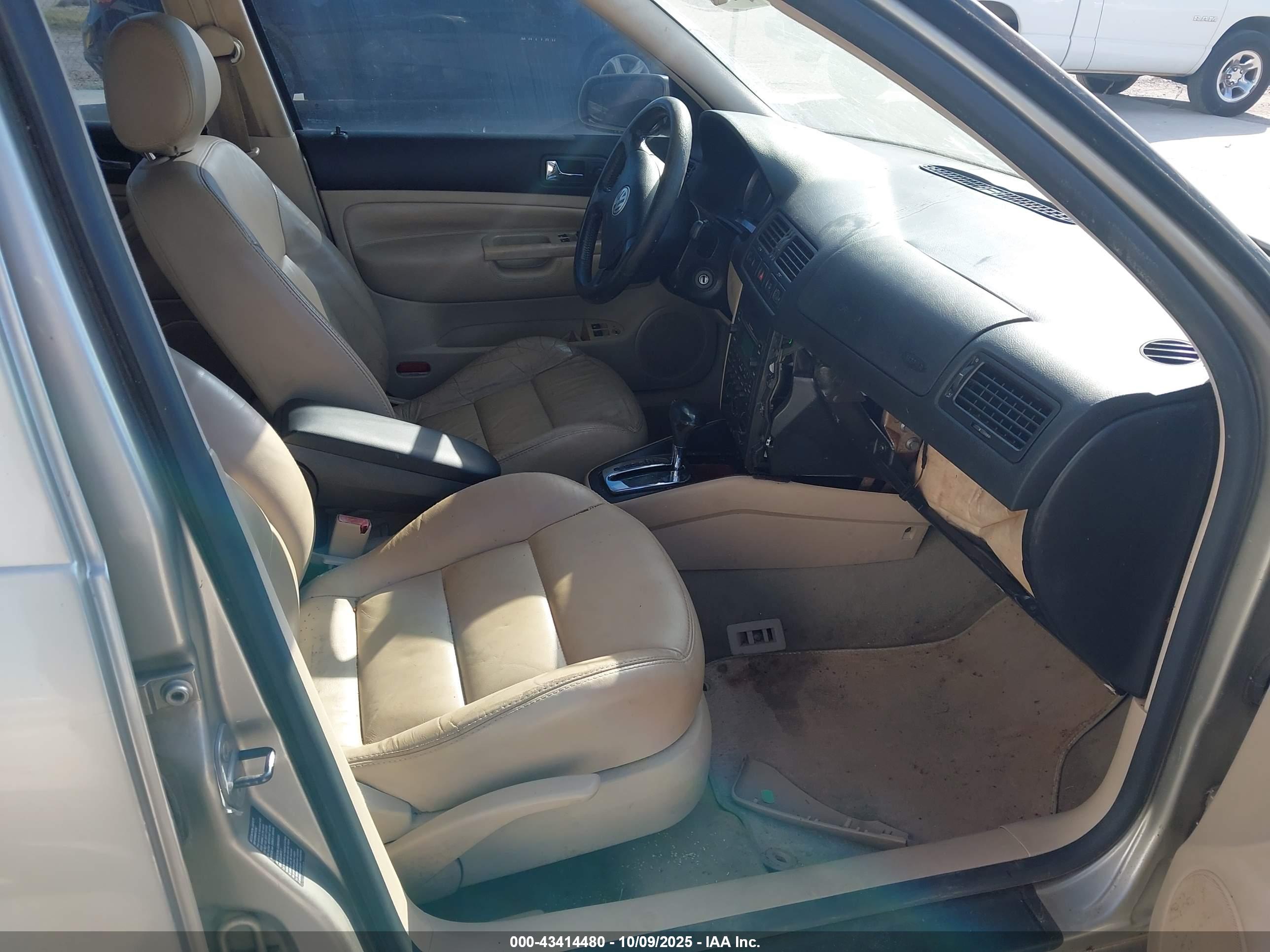 VOLKSWAGEN JETTA image 5