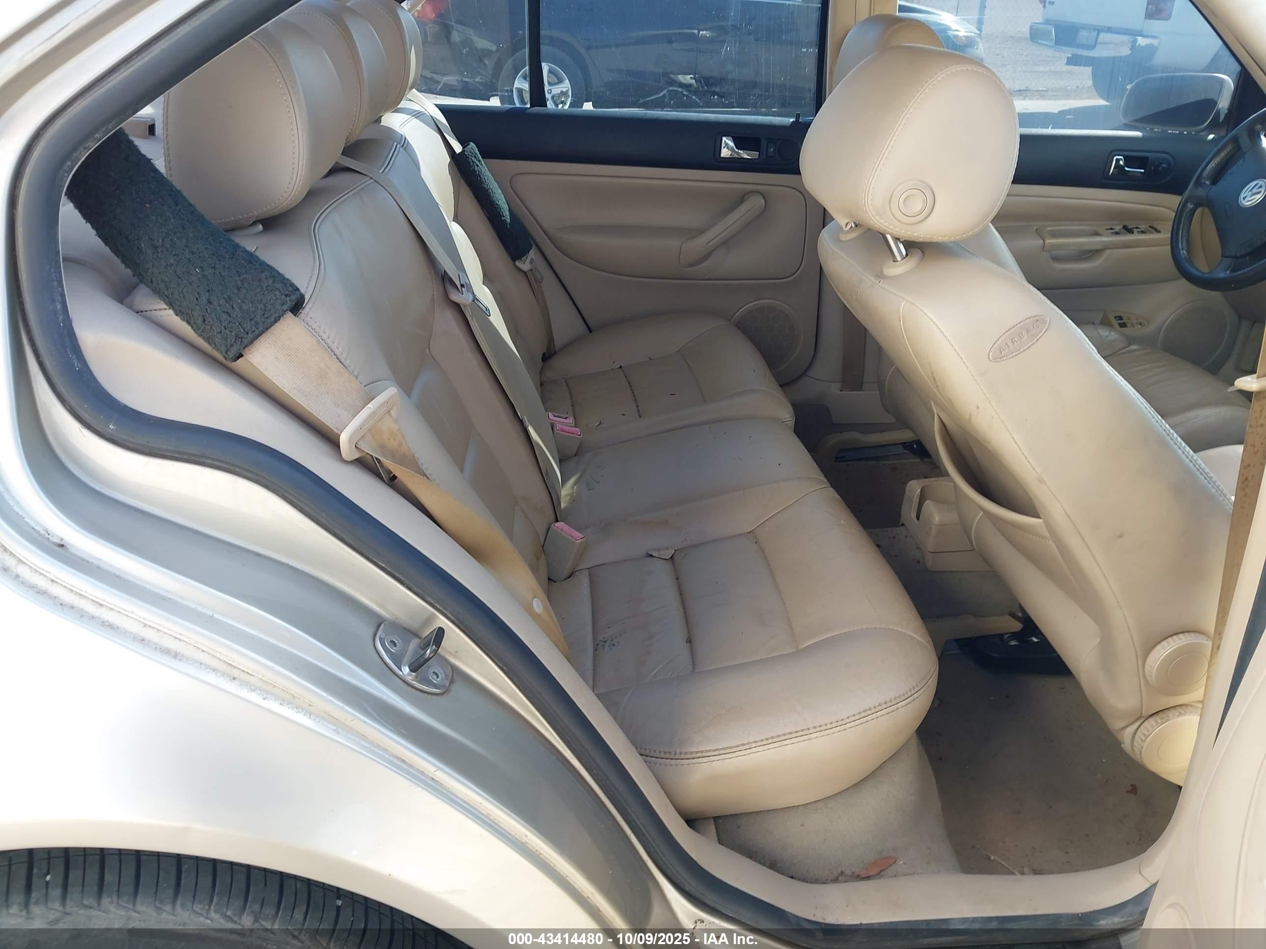 VOLKSWAGEN JETTA image 8