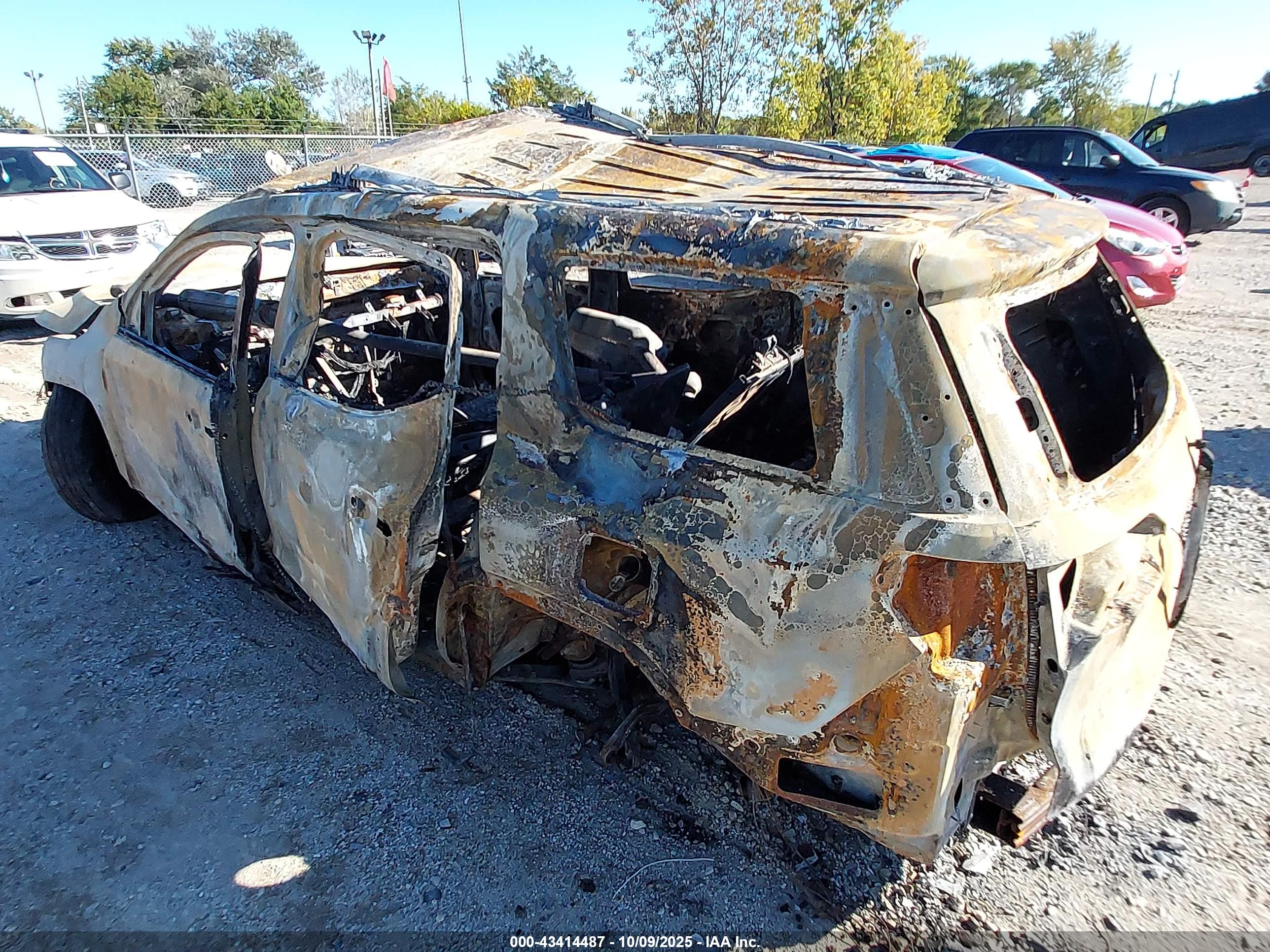 GMC ACADIA image 3