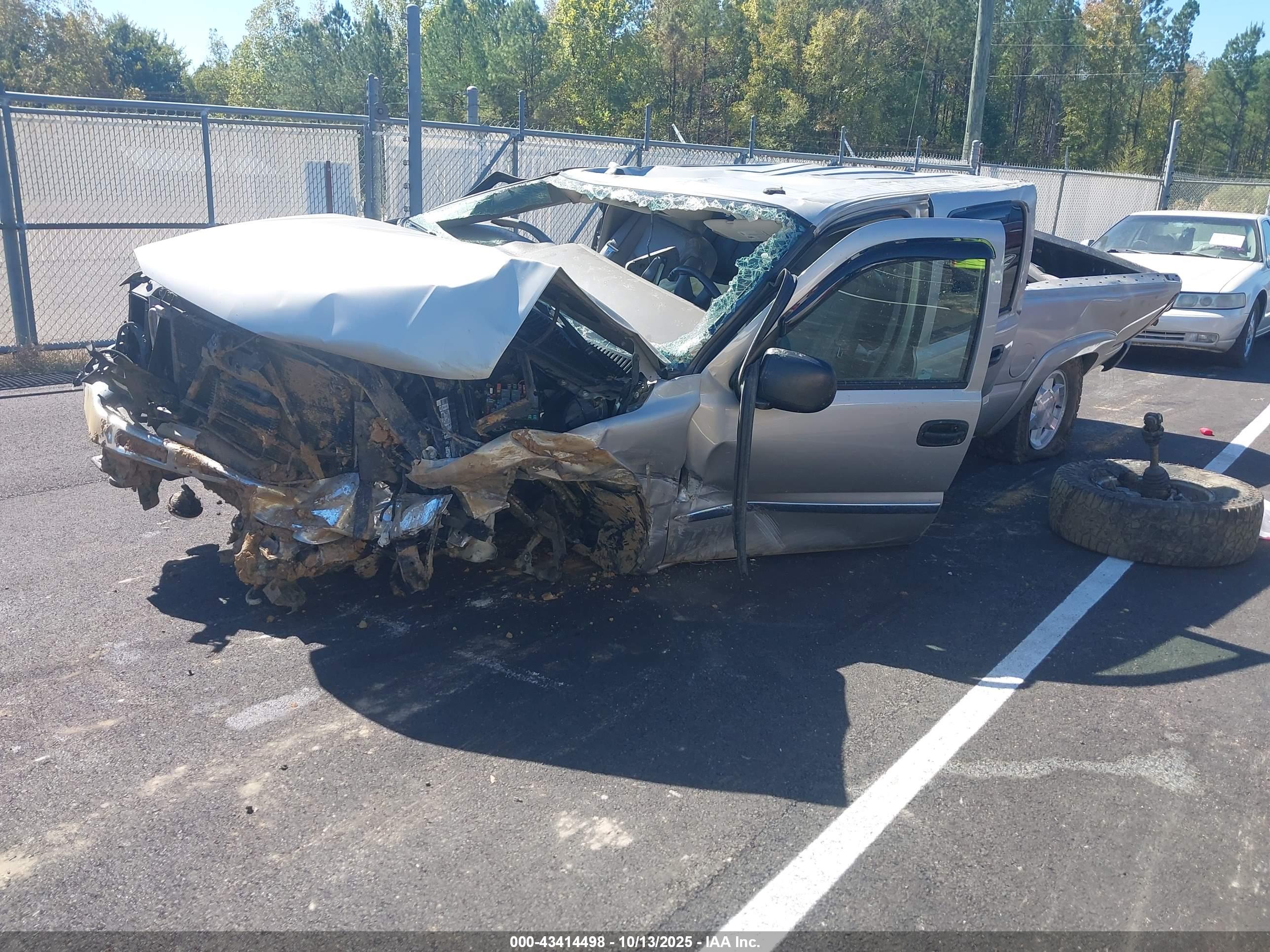 GMC SIERRA image 2