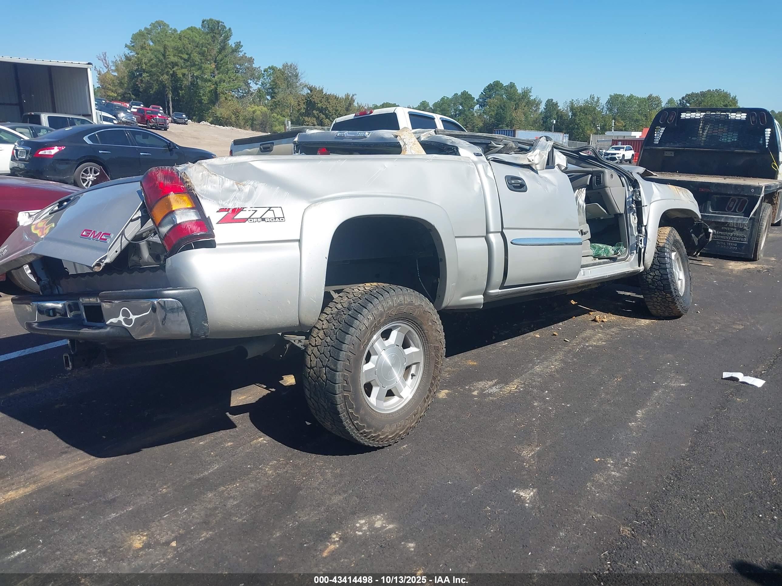 GMC SIERRA image 4