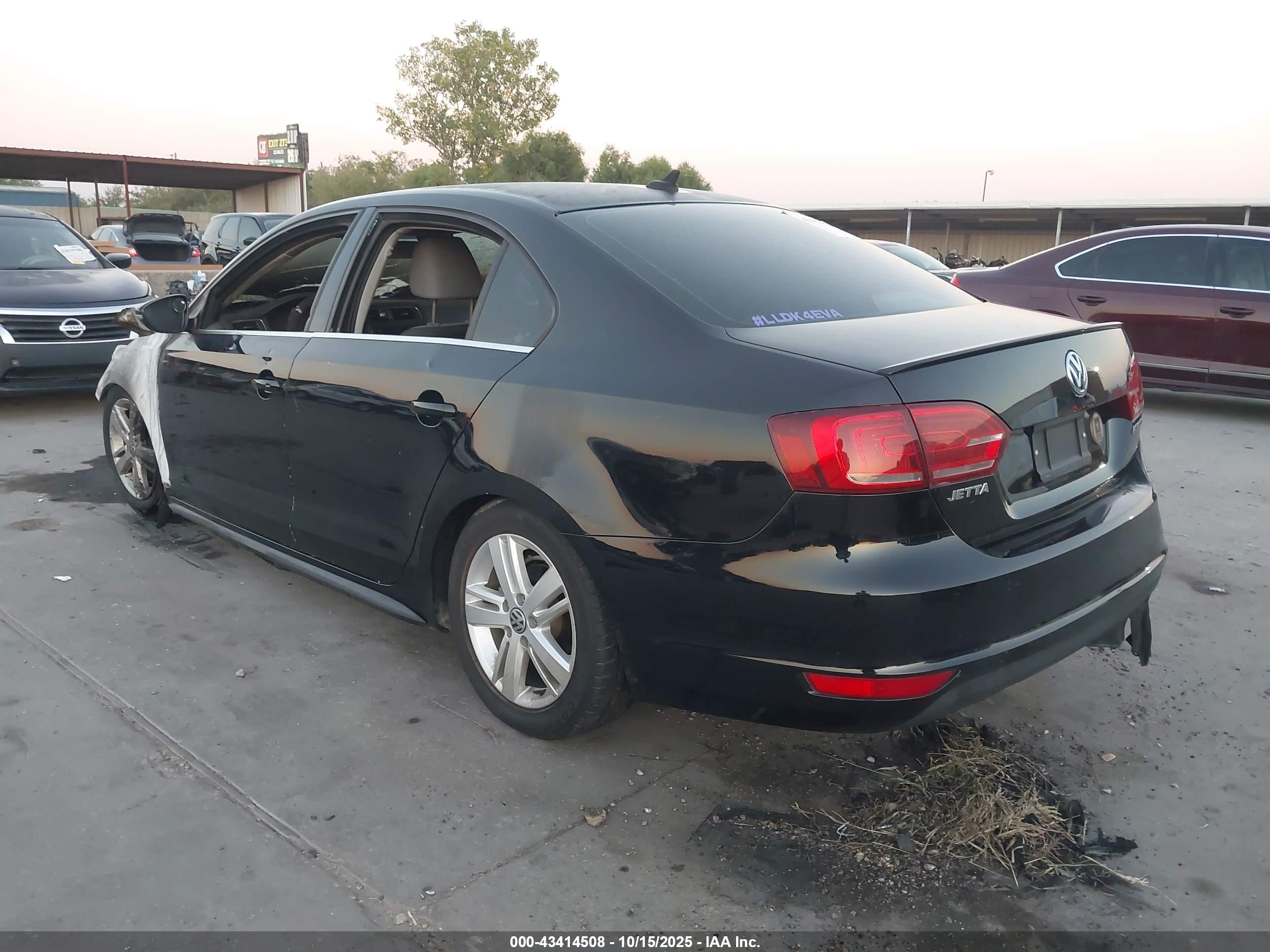VOLKSWAGEN JETTA image 3