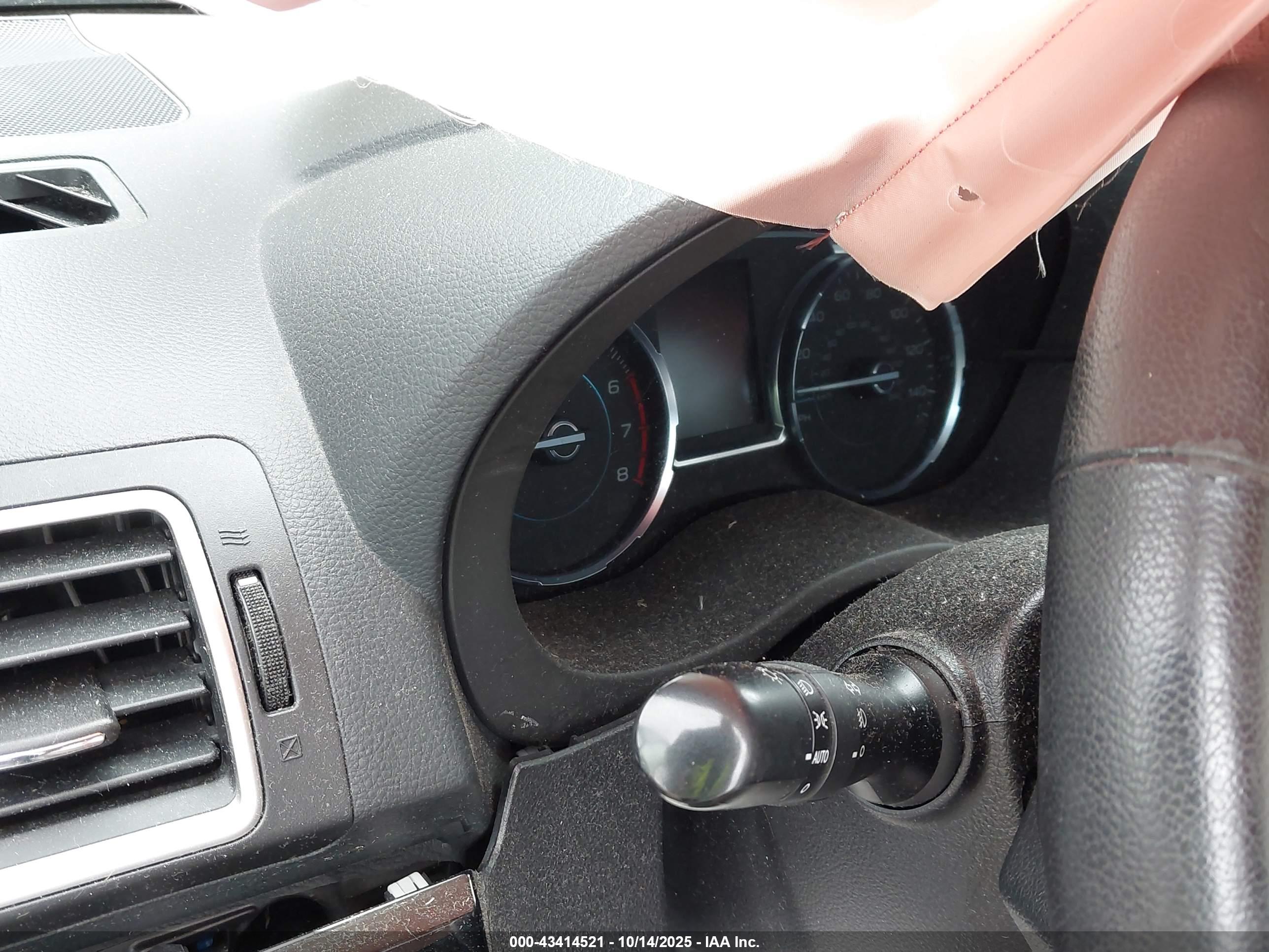 SUBARU FORESTER image 7