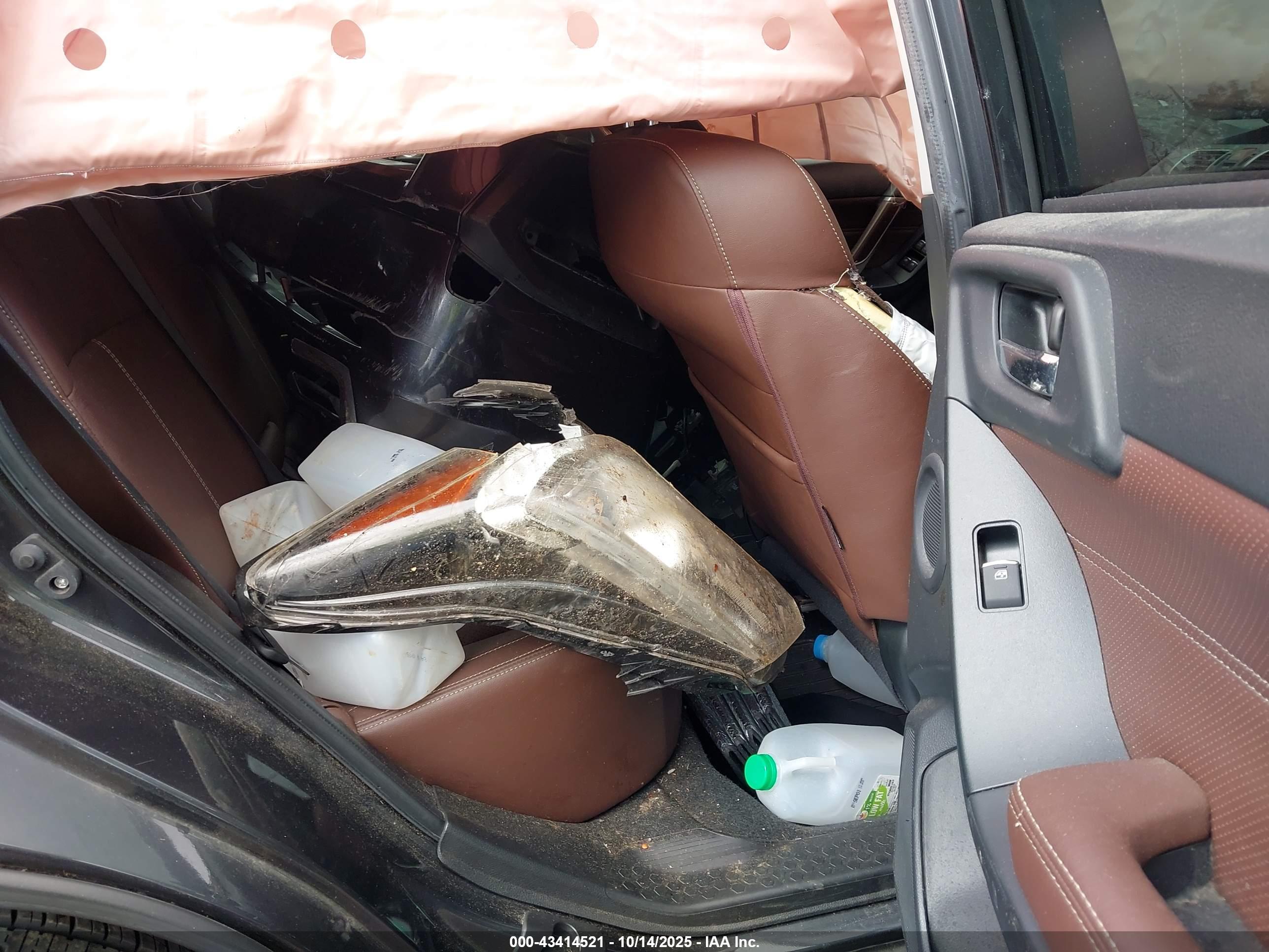 SUBARU FORESTER image 8