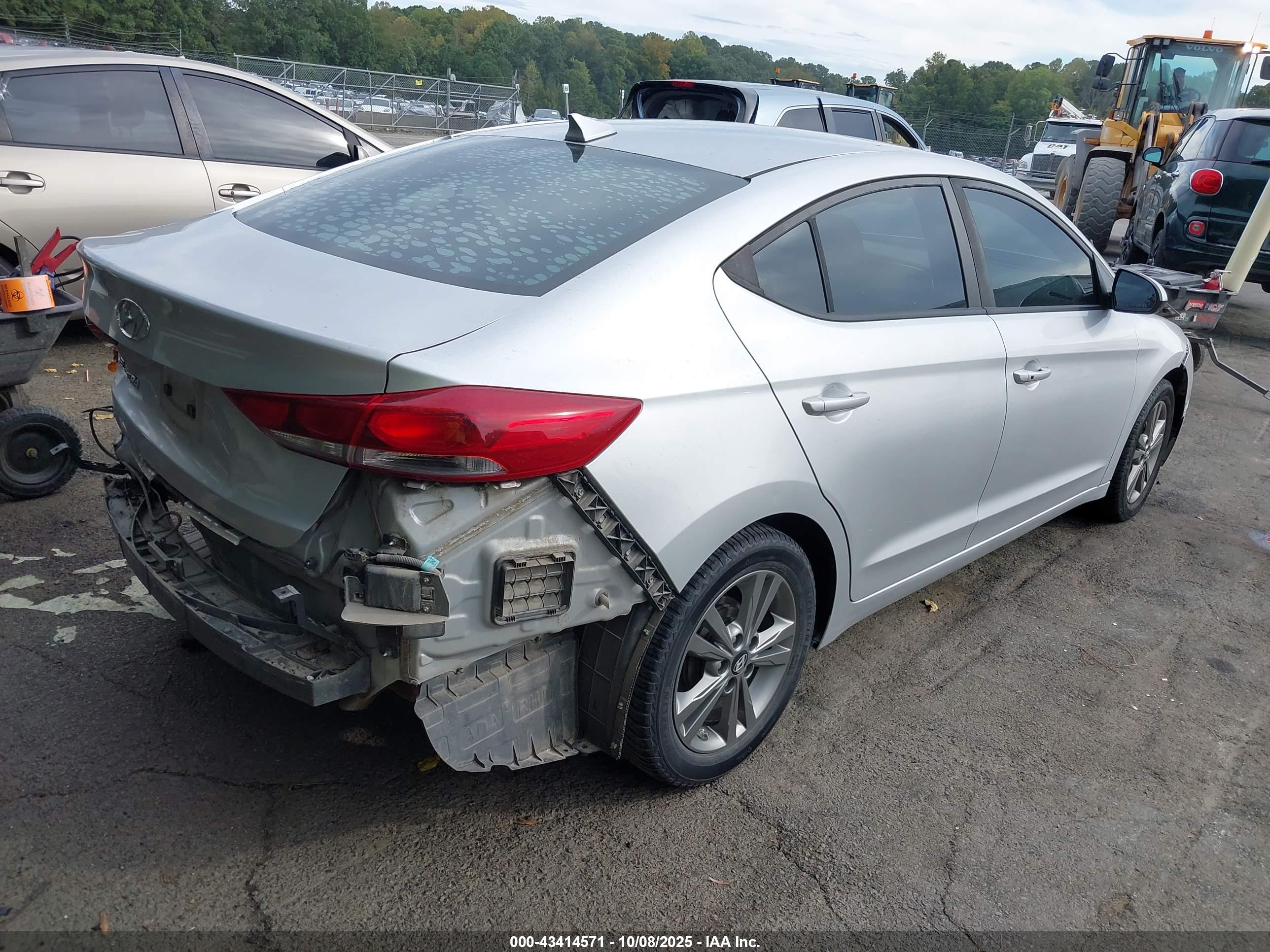 HYUNDAI ELANTRA image 4