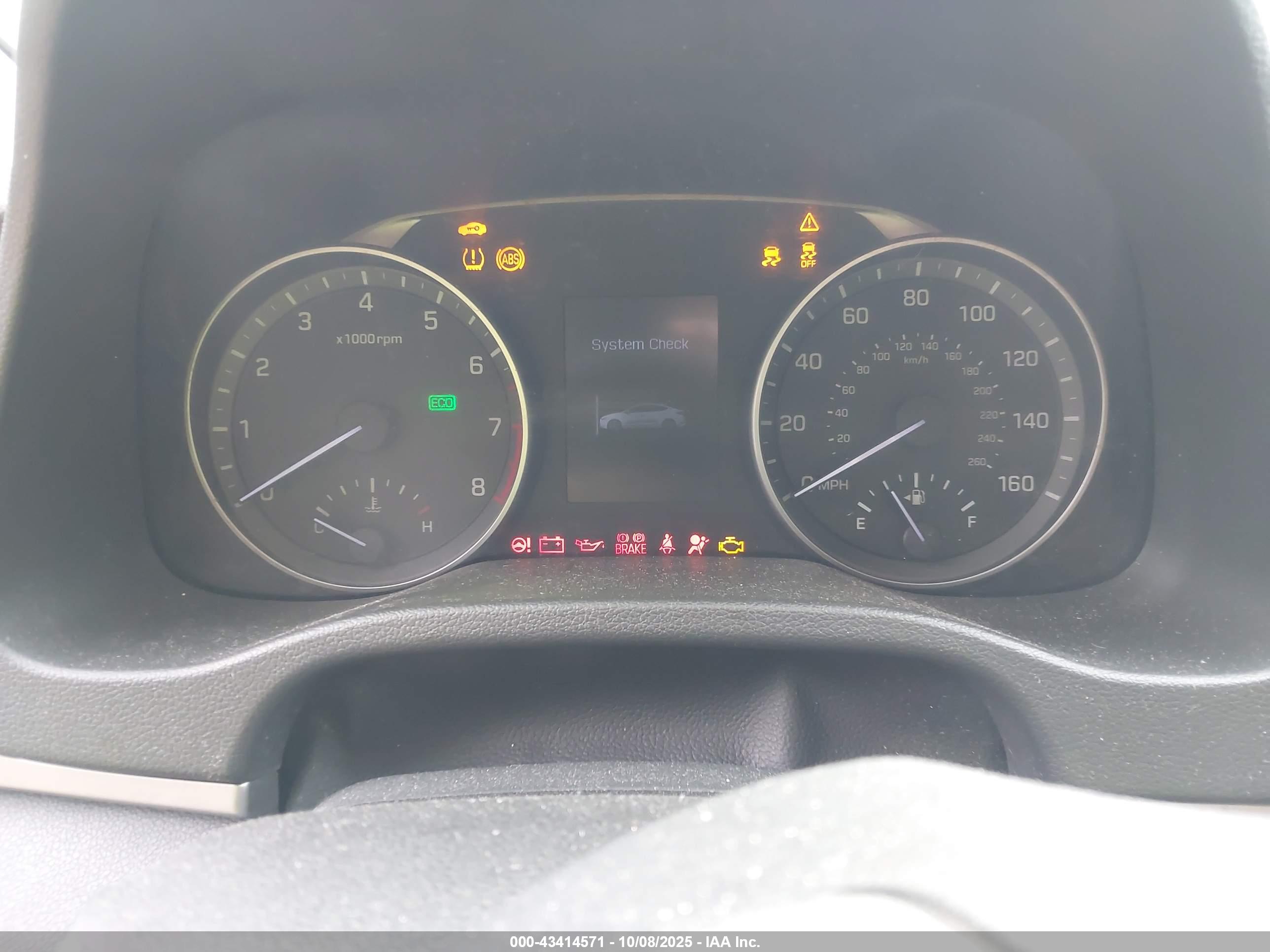 HYUNDAI ELANTRA image 7