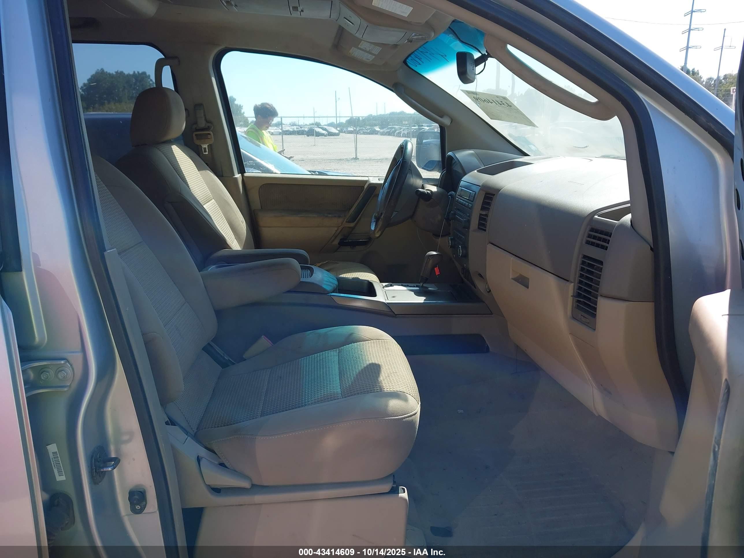 NISSAN TITAN image 5