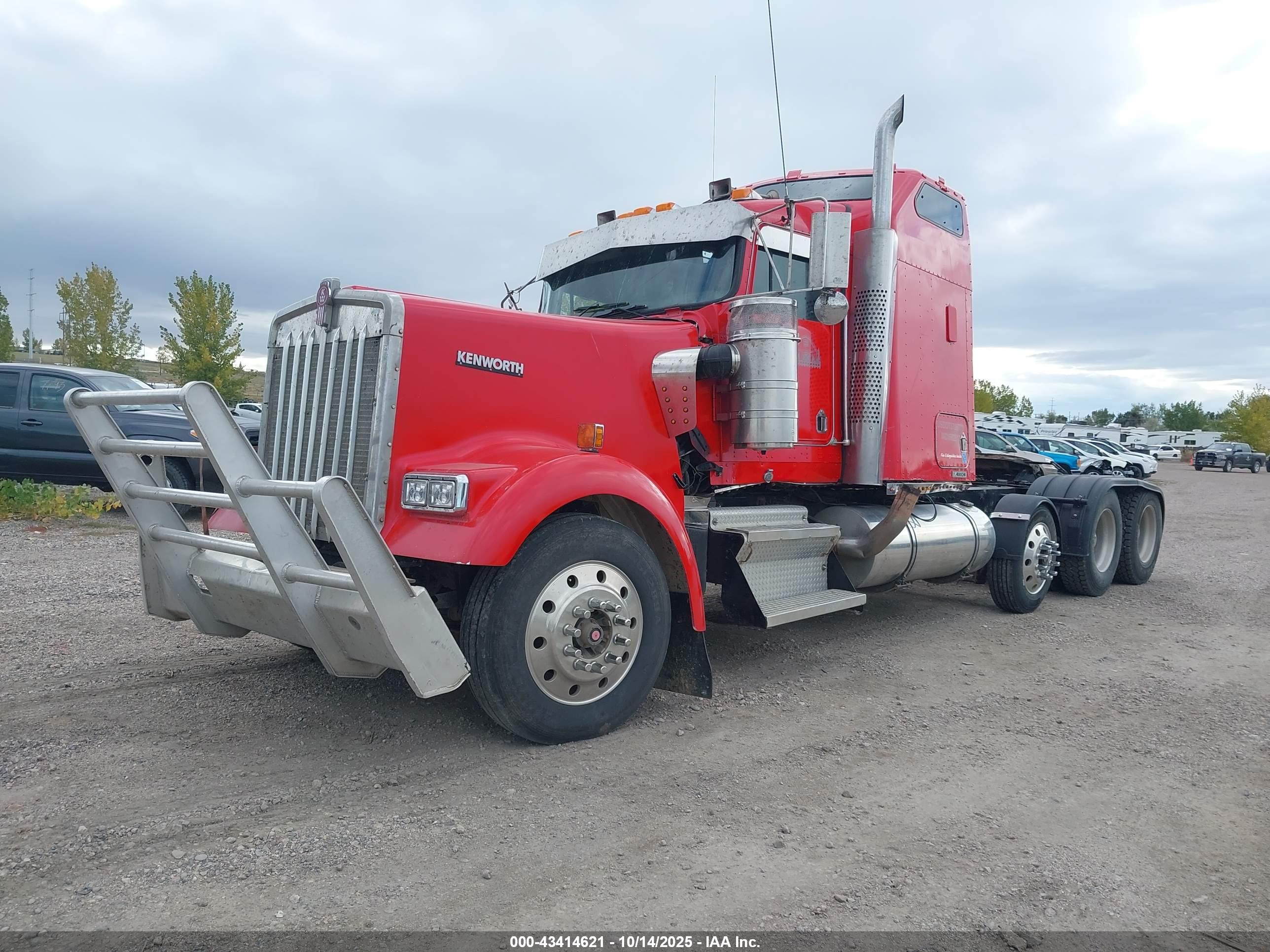 KENWORTH CONSTRUCTION image 2