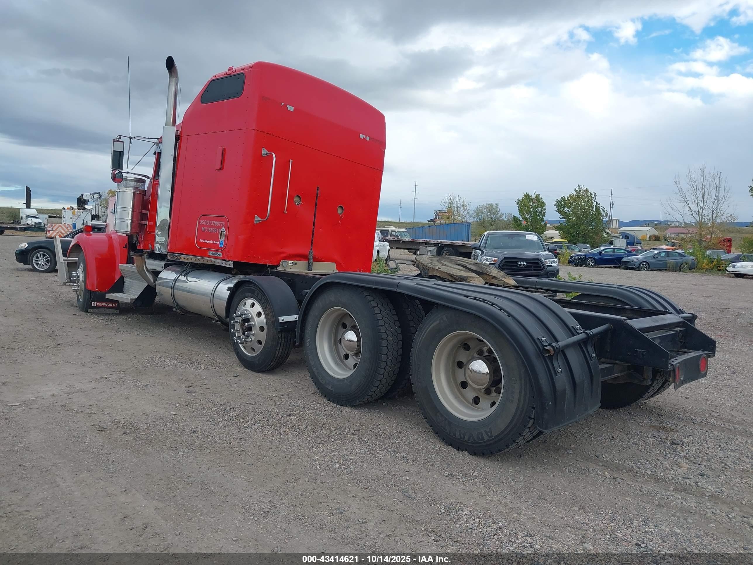 KENWORTH CONSTRUCTION image 3