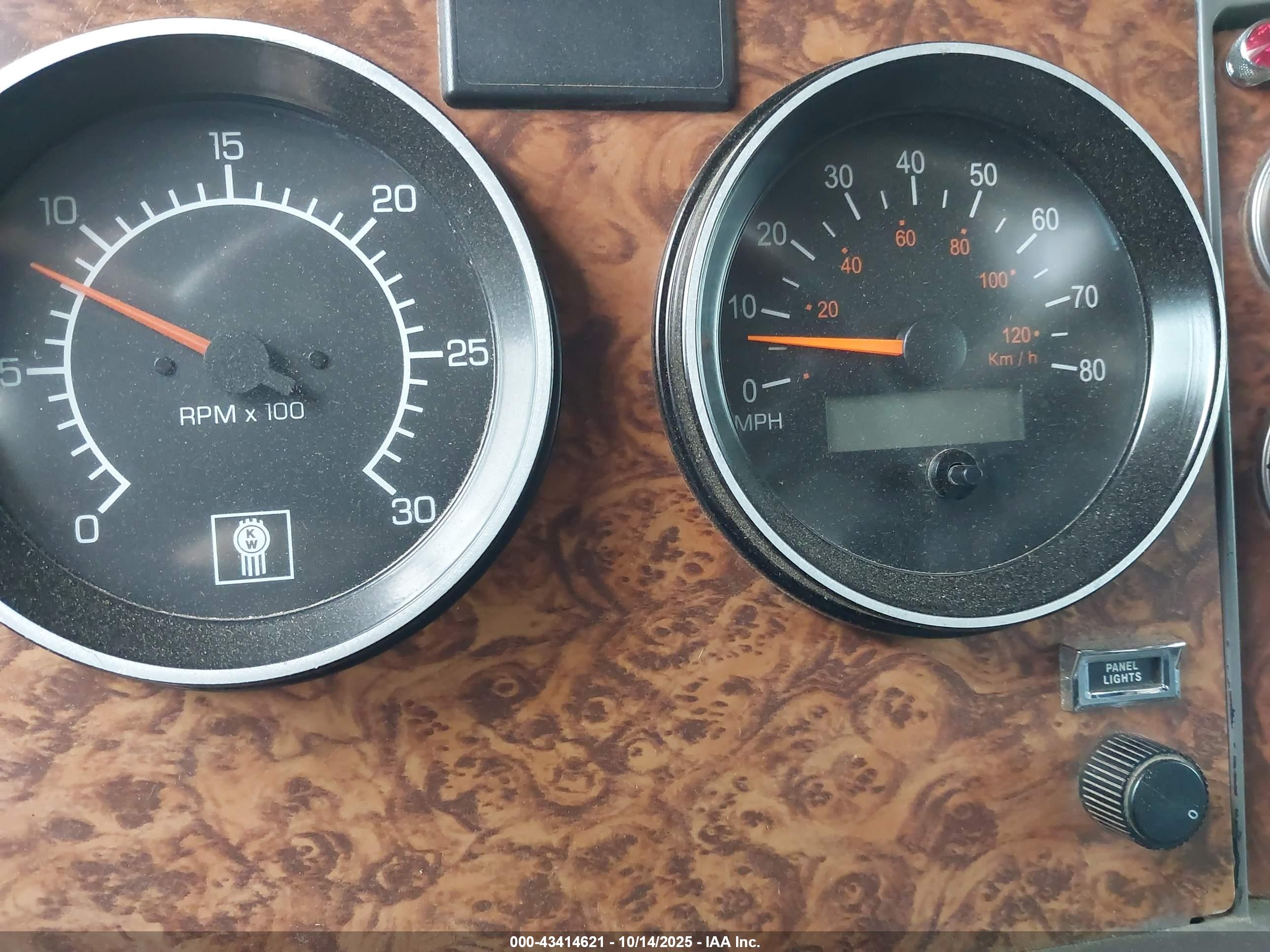 KENWORTH CONSTRUCTION image 6