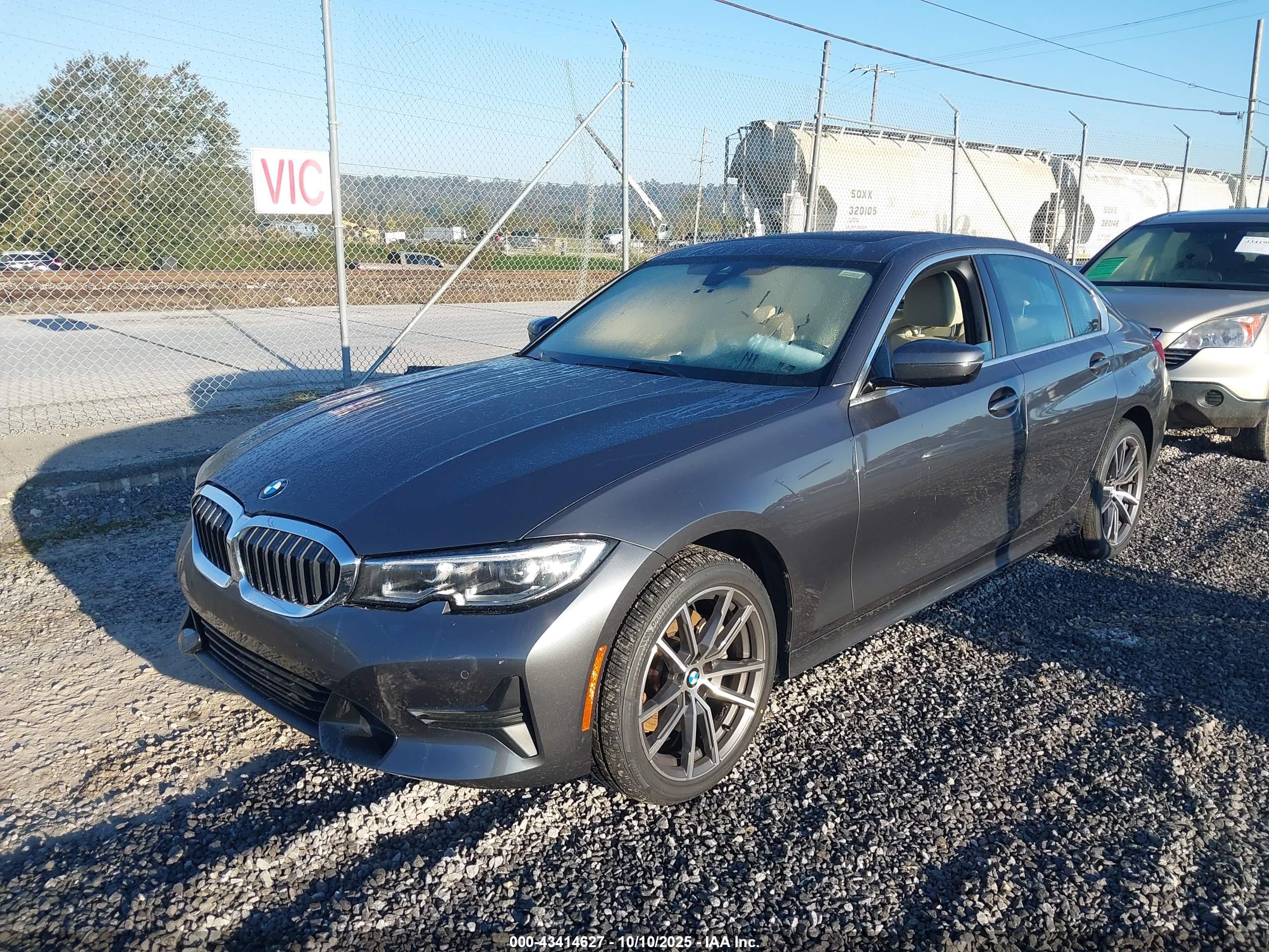 BMW 330I image 6