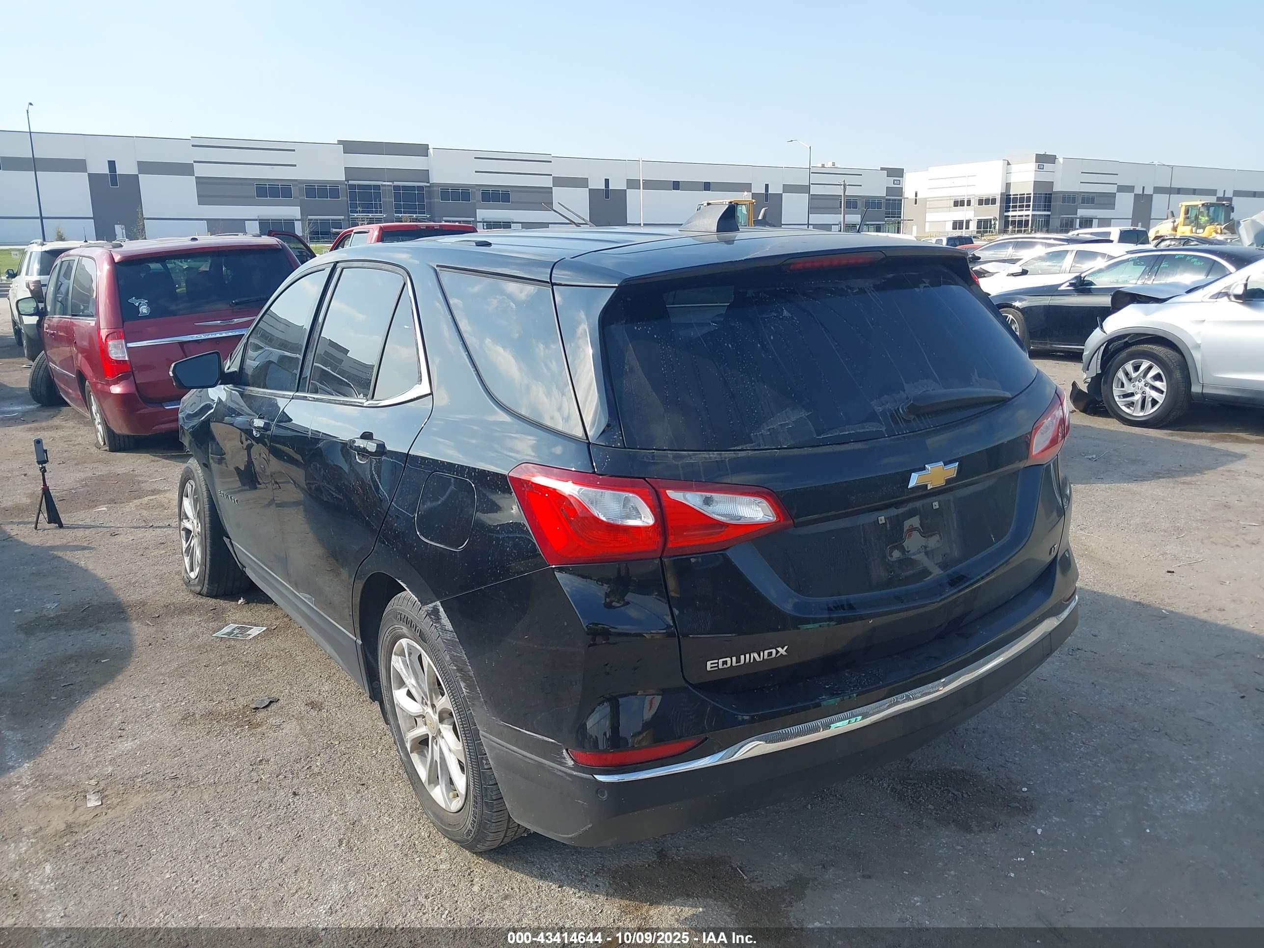 CHEVROLET EQUINOX image 3