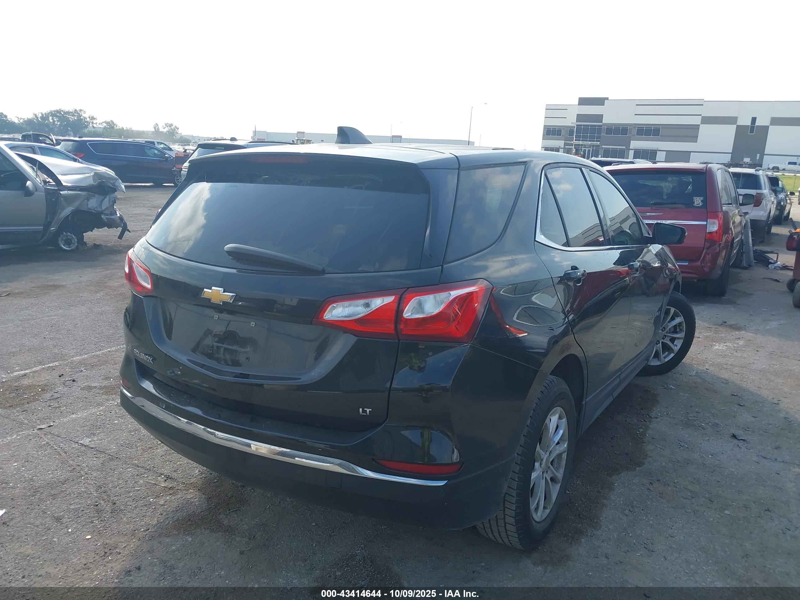 CHEVROLET EQUINOX image 4